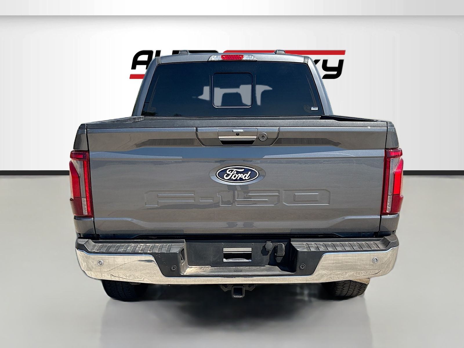 Used 2024 Gray Ford Lariat image 6