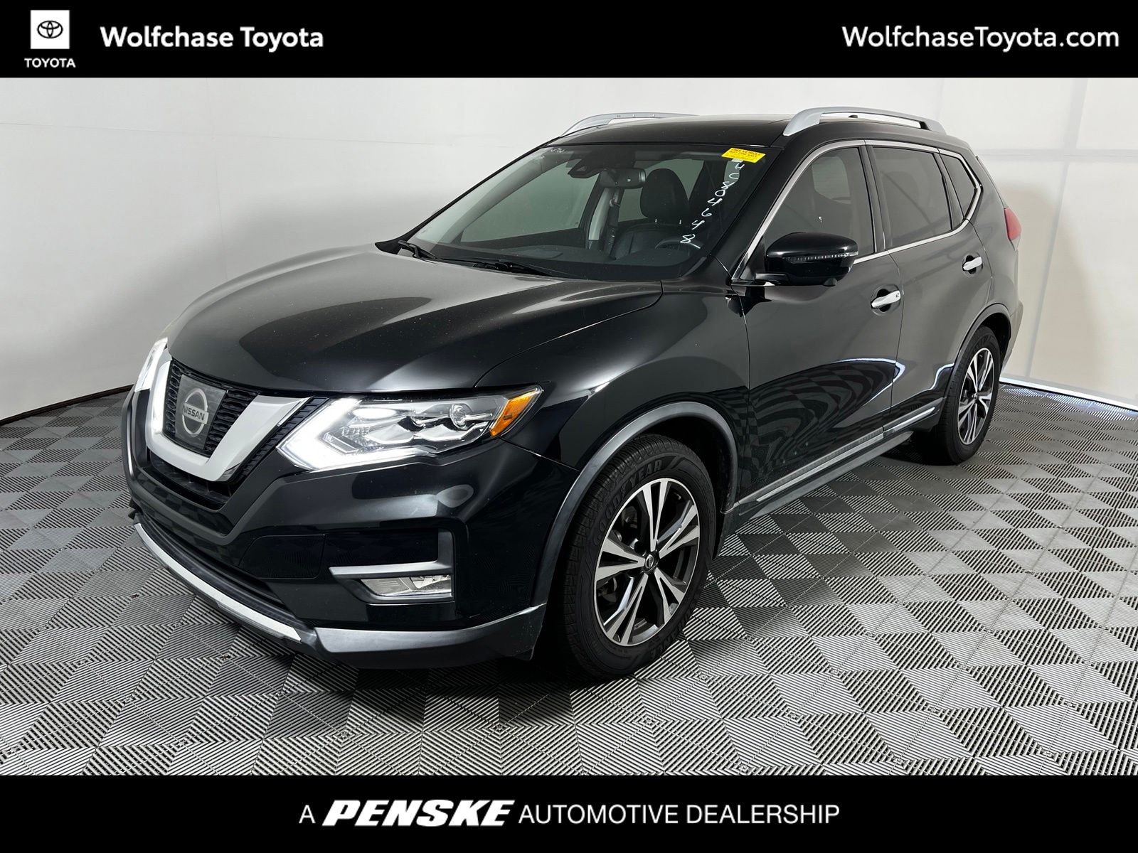 Thumbnail: 2017 Nissan Rogue - 1