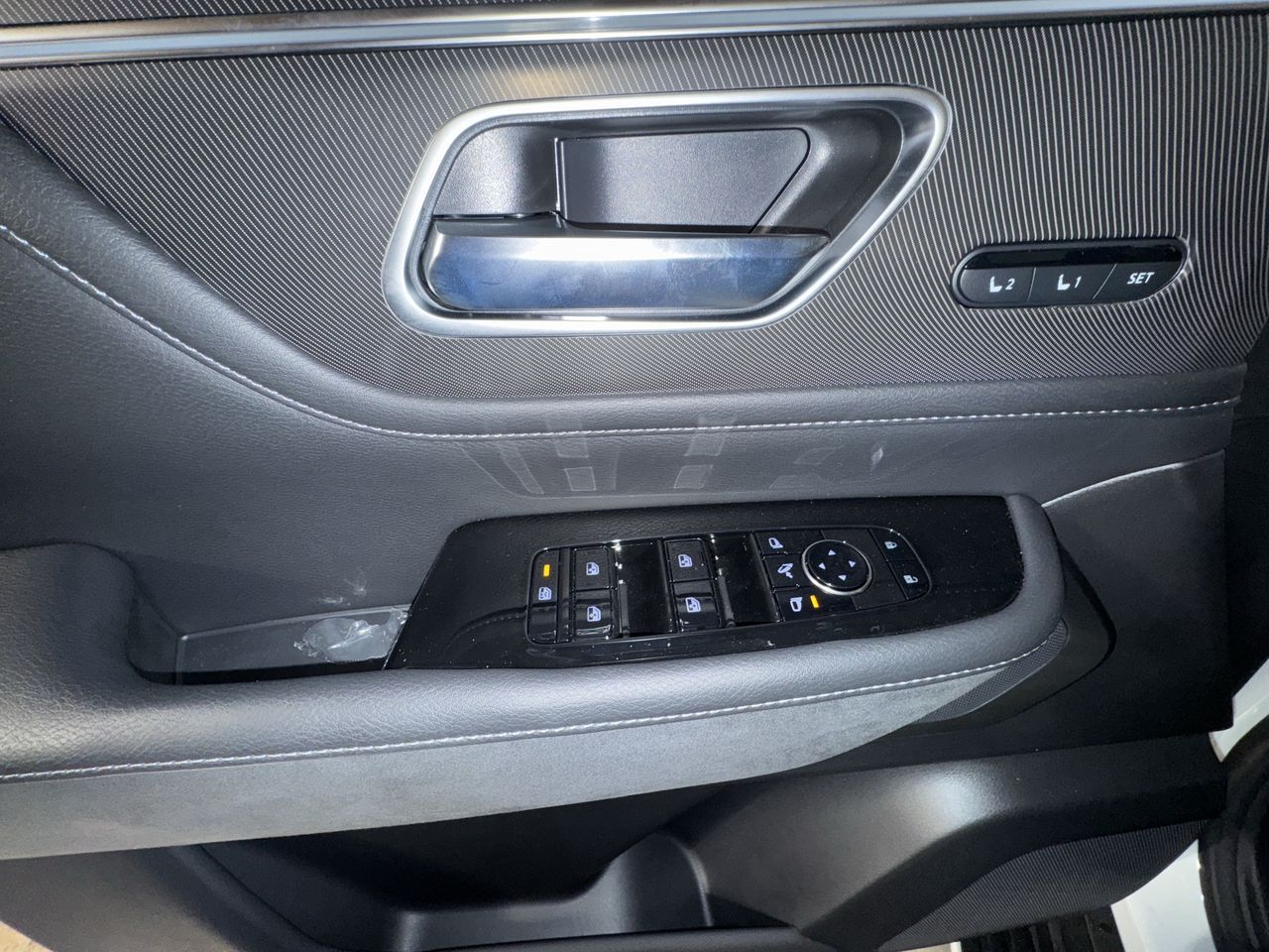 2025 Infiniti QX80 Luxe photo 15