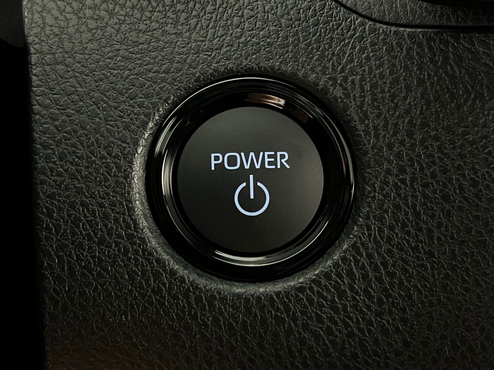 2025 Toyota Camry SE 17