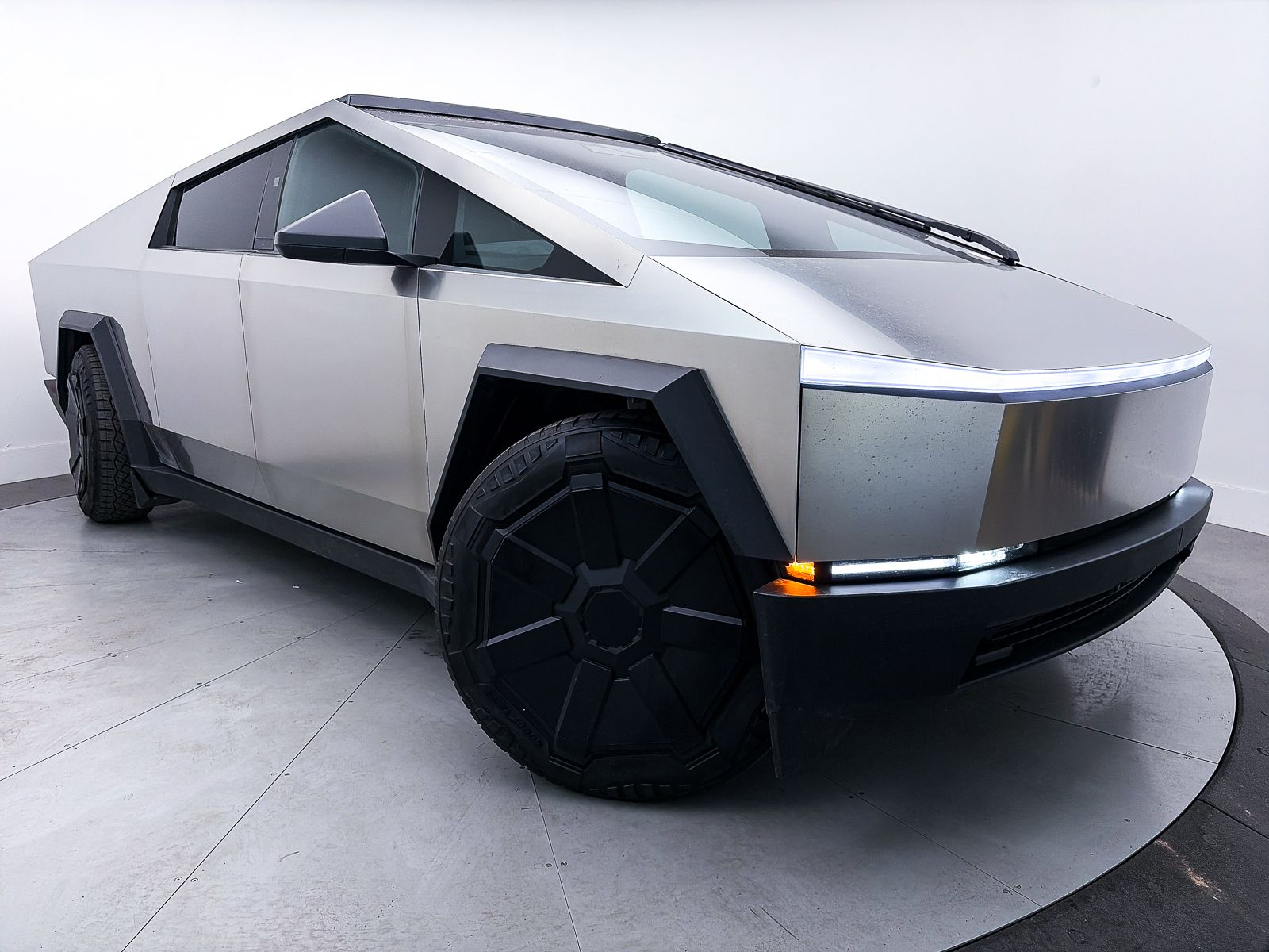 2024 Tesla Cybertruck Cyberbeast