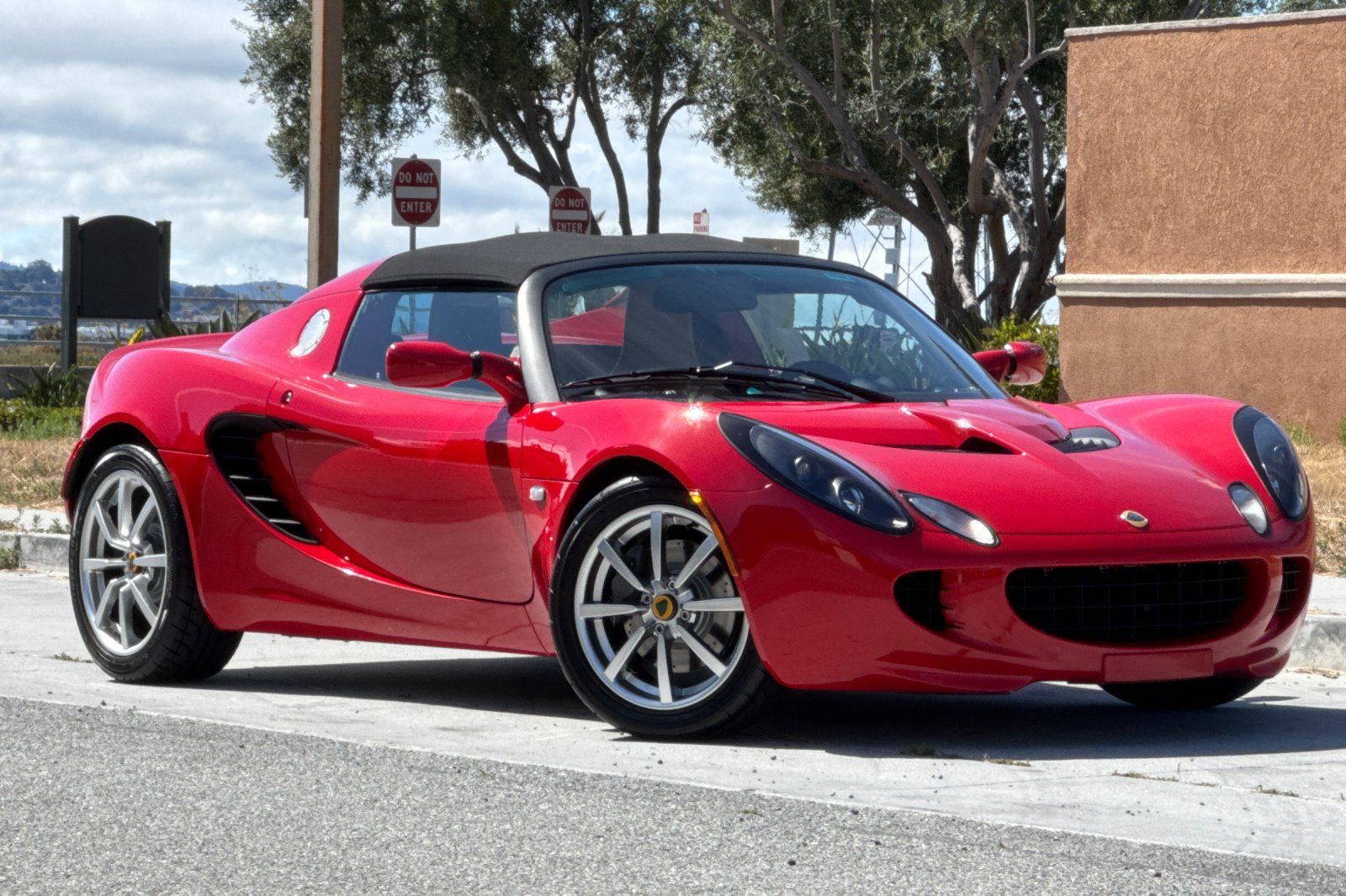  2005 Lotus Elise Roadster   