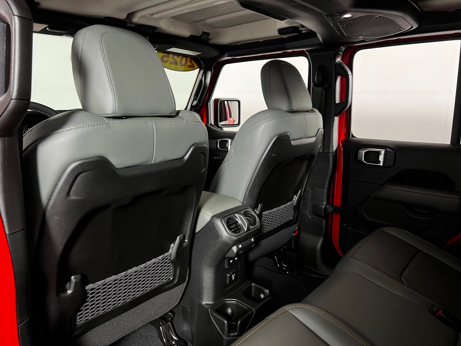 Thumbnail: 2025 Jeep Gladiator - 23