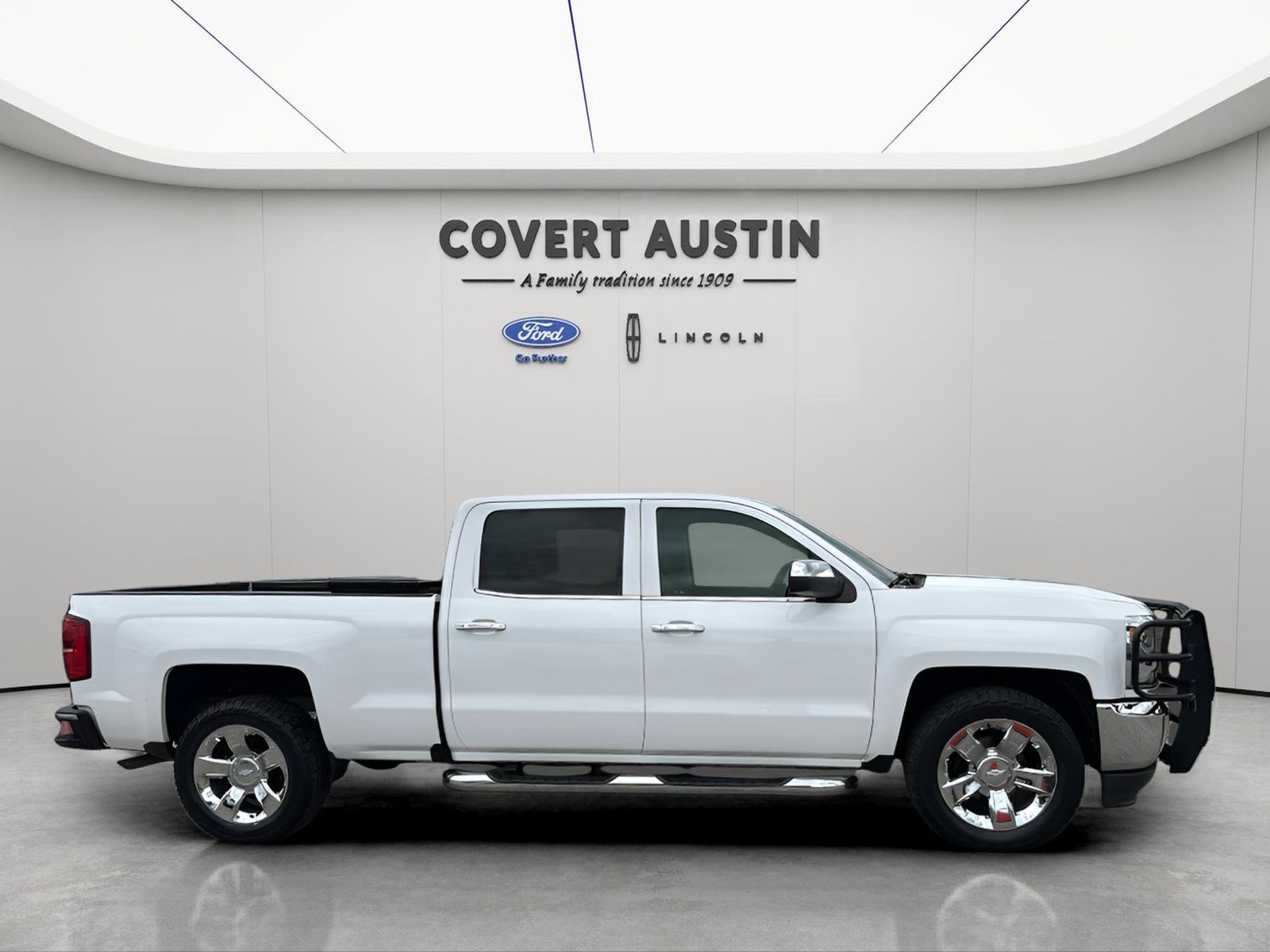 View vehicle photo 6