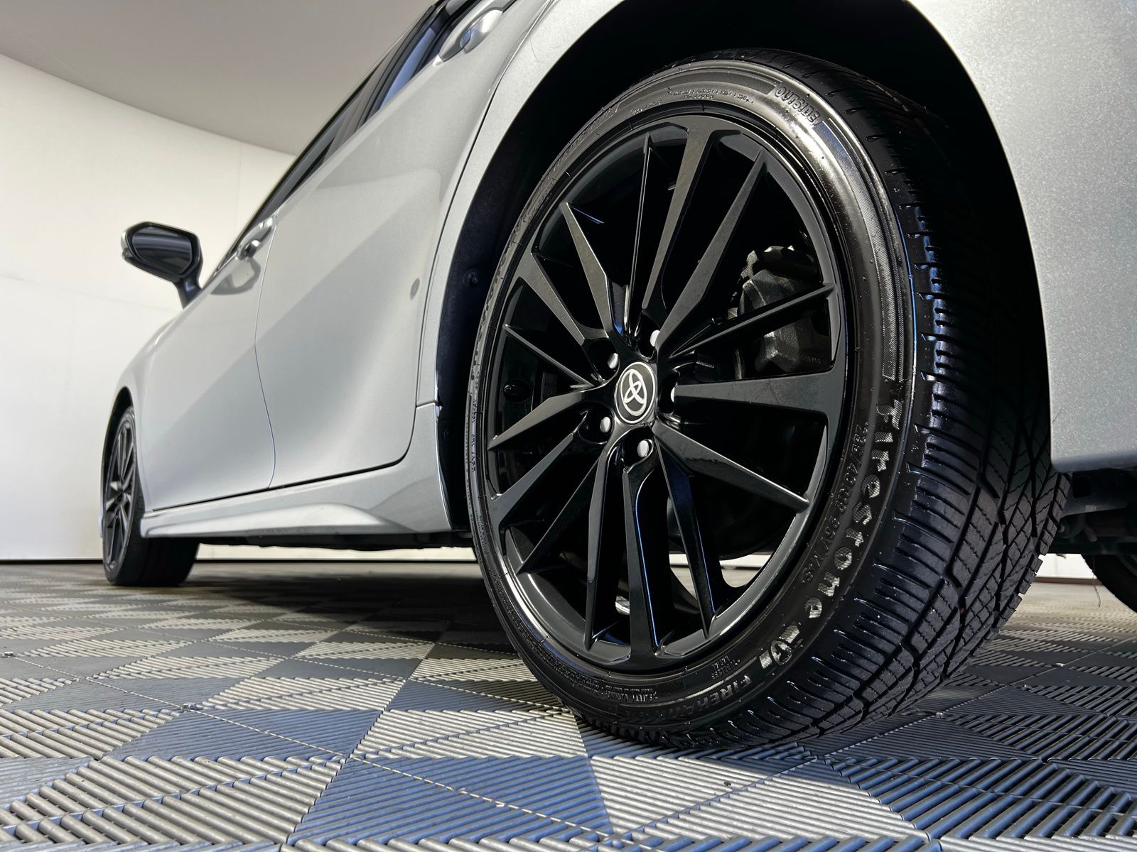 Thumbnail: 2023 Toyota Camry - 21