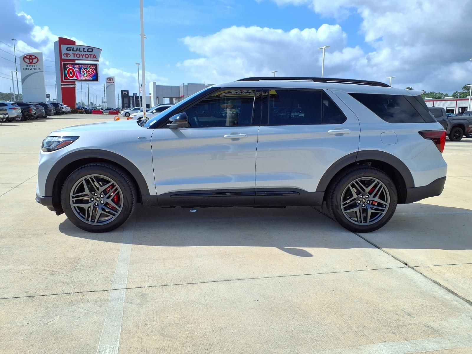 2026 Ford Explorer ST-Line - 7