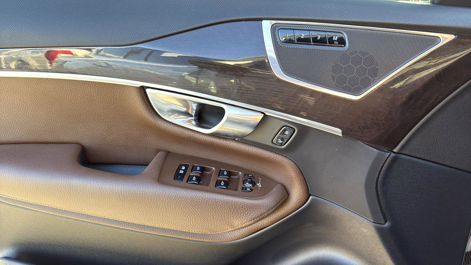Used Car 2019 Volvo Xc90  T6 Momentum For Sale Under $20,000 In Austin, Texas