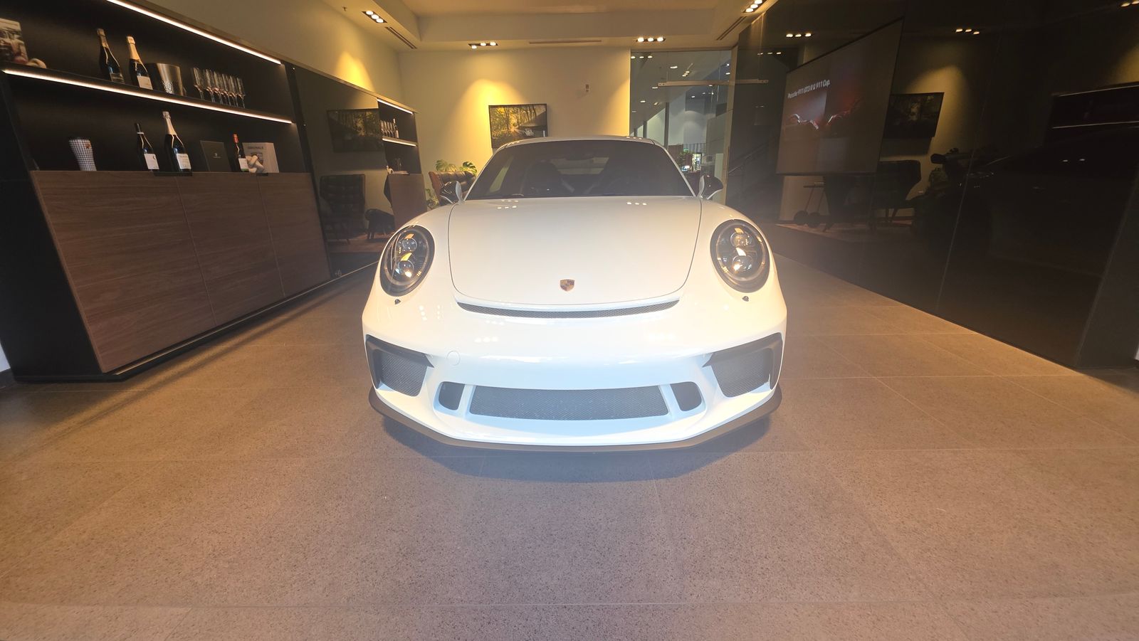 2018 Porsche 911 GT3 — foto completa 2 de 11