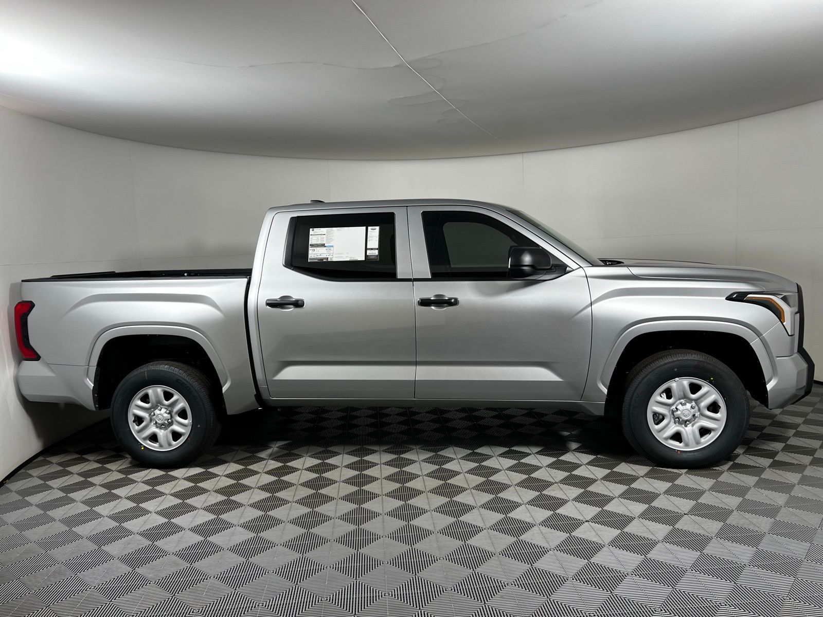 2025 Toyota Tundra SR 9