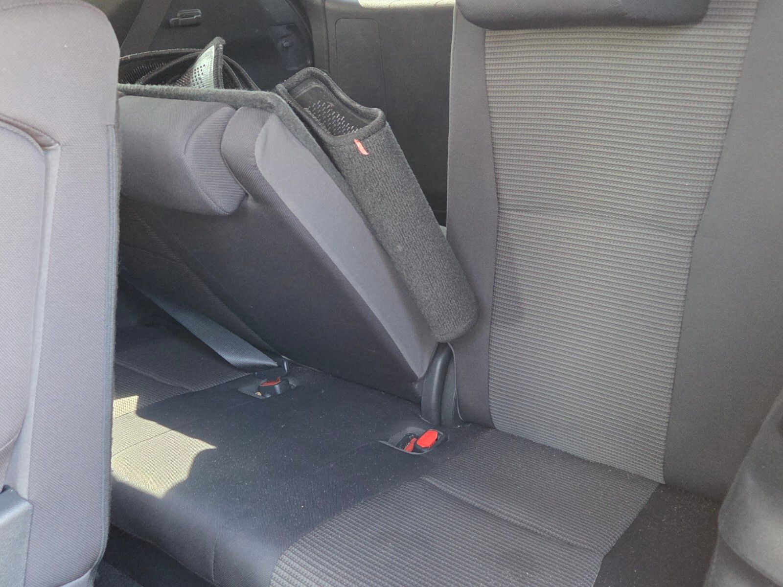 Used 2021 White Toyota LE image 9