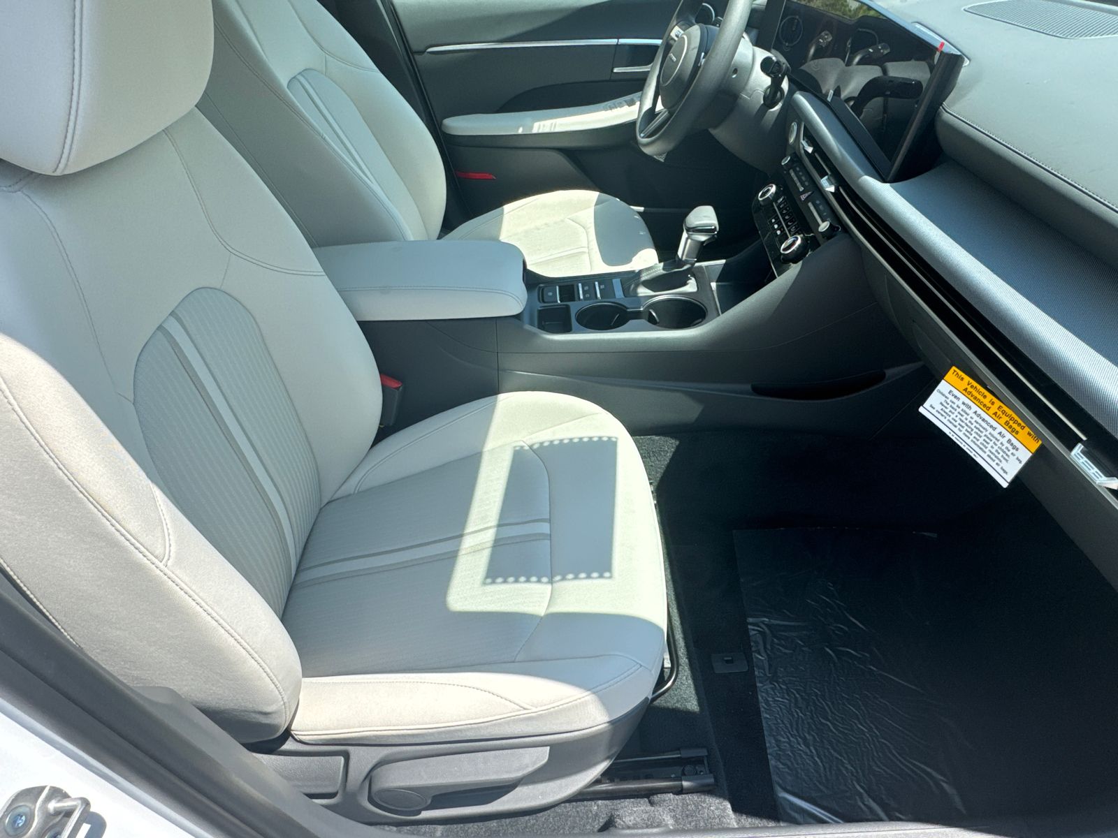 2025 Hyundai Sonata SE photo 12