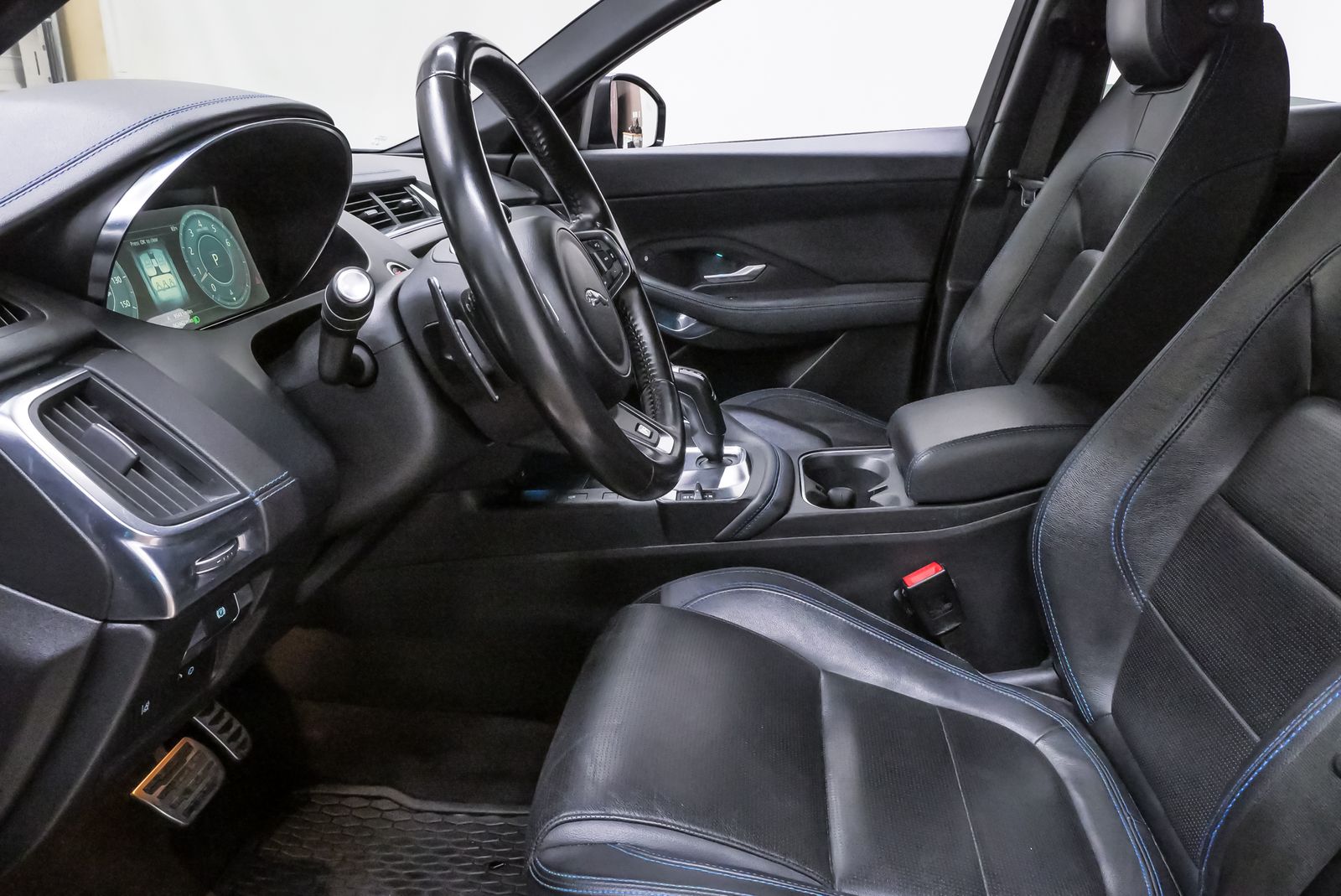 2019 Jaguar E-PACE R-Dynamic - 8