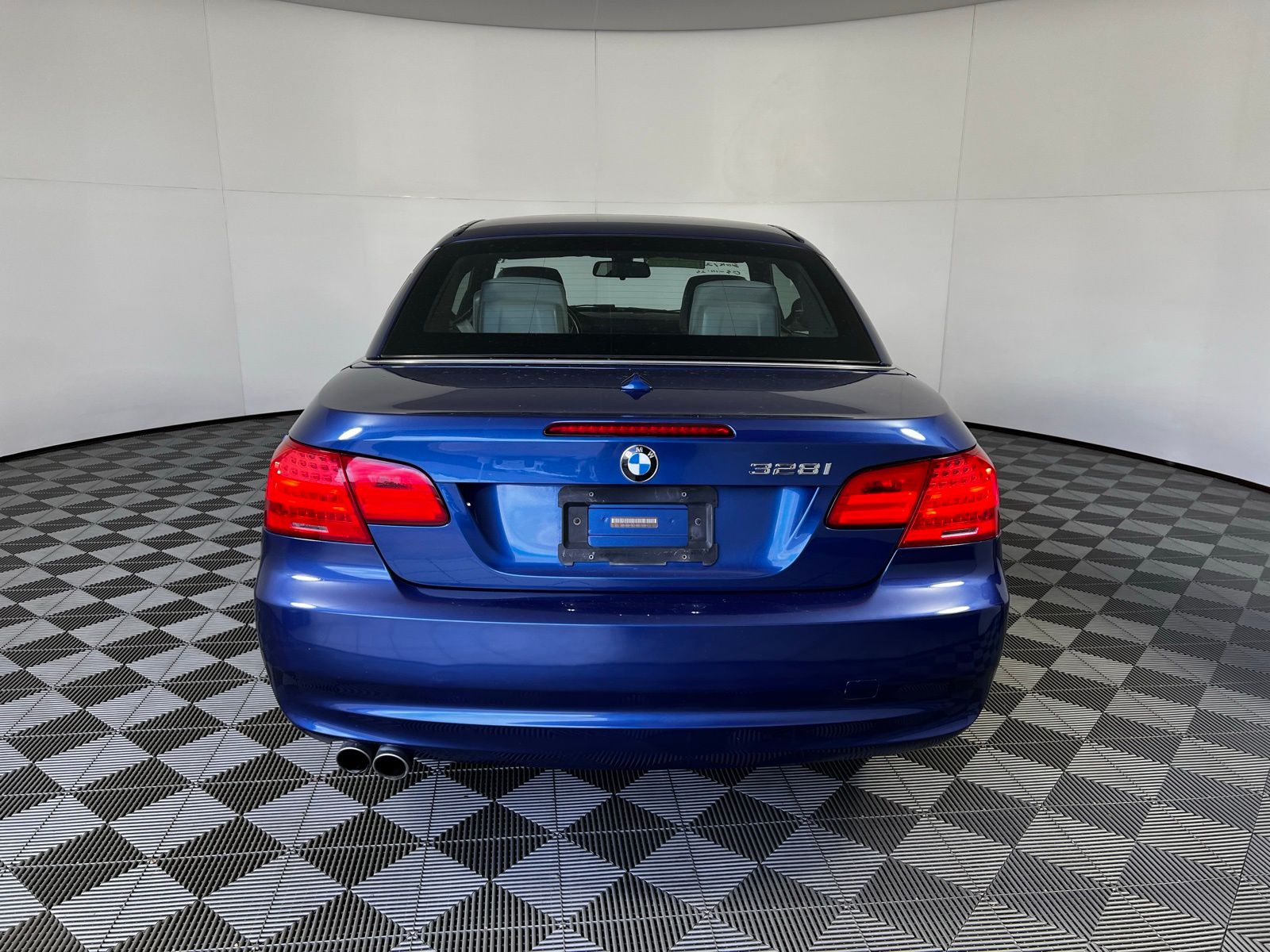 Thumbnail: 2011 BMW 3 Series - 6