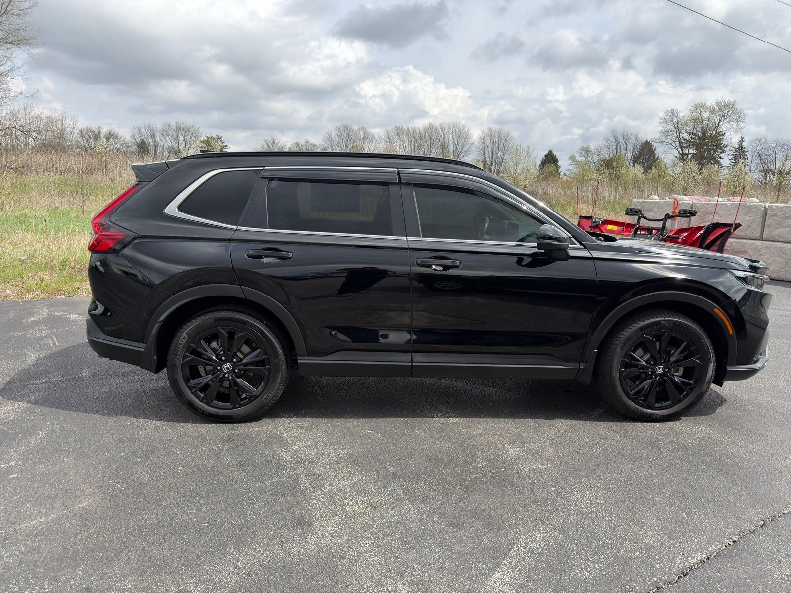 View vehicle photo 7