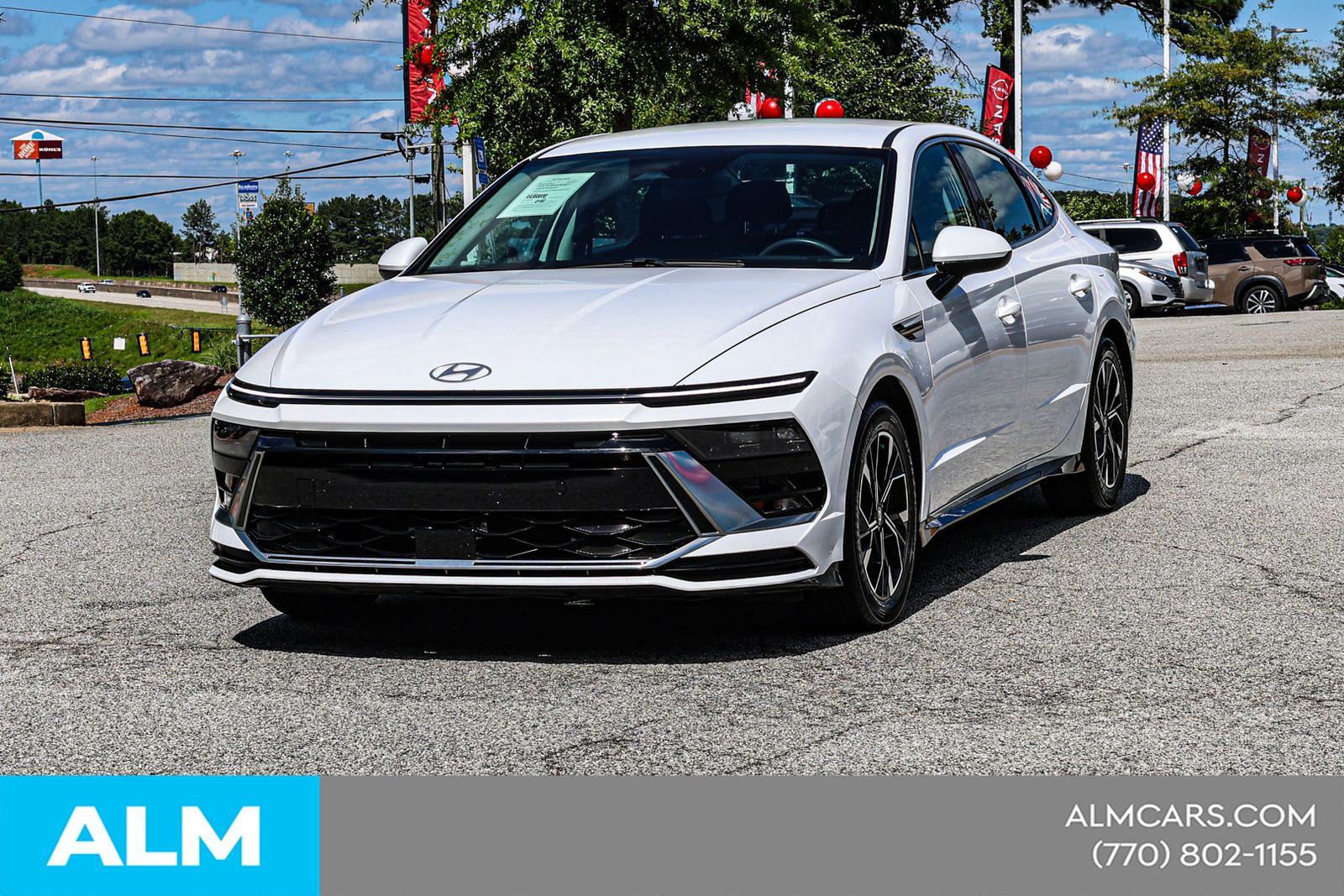 Used 2024 White Hyundai SEL image 3