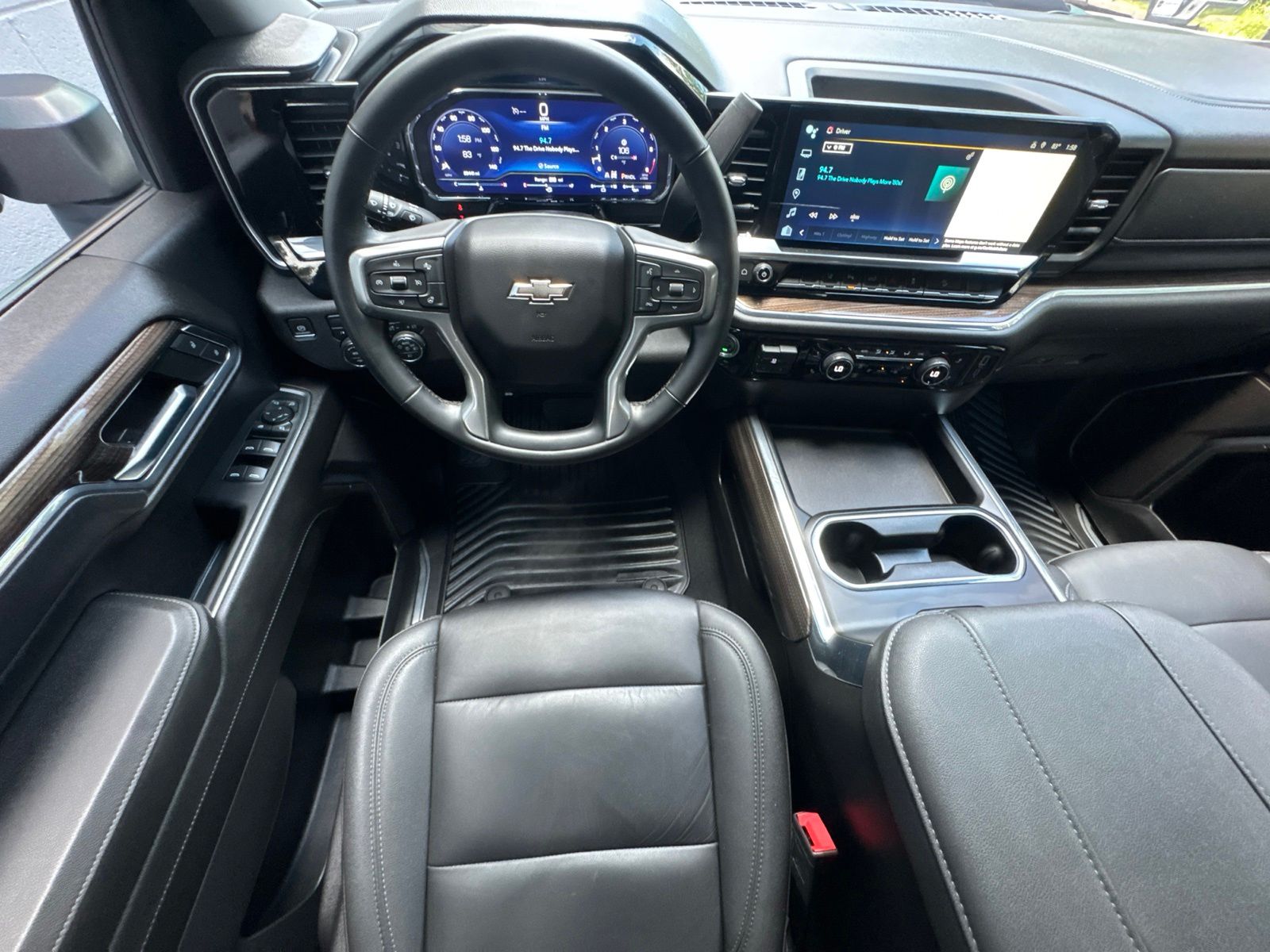 Used 2024 Summit White Chevrolet LT image 30
