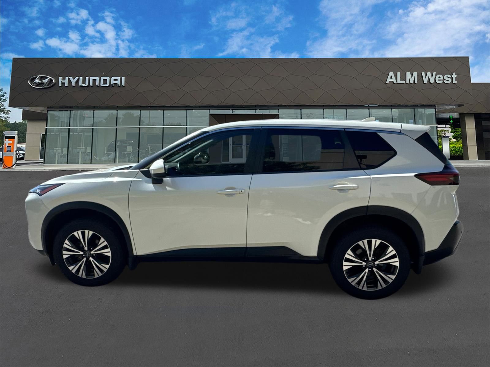 Used 2023 White Nissan SV image 8