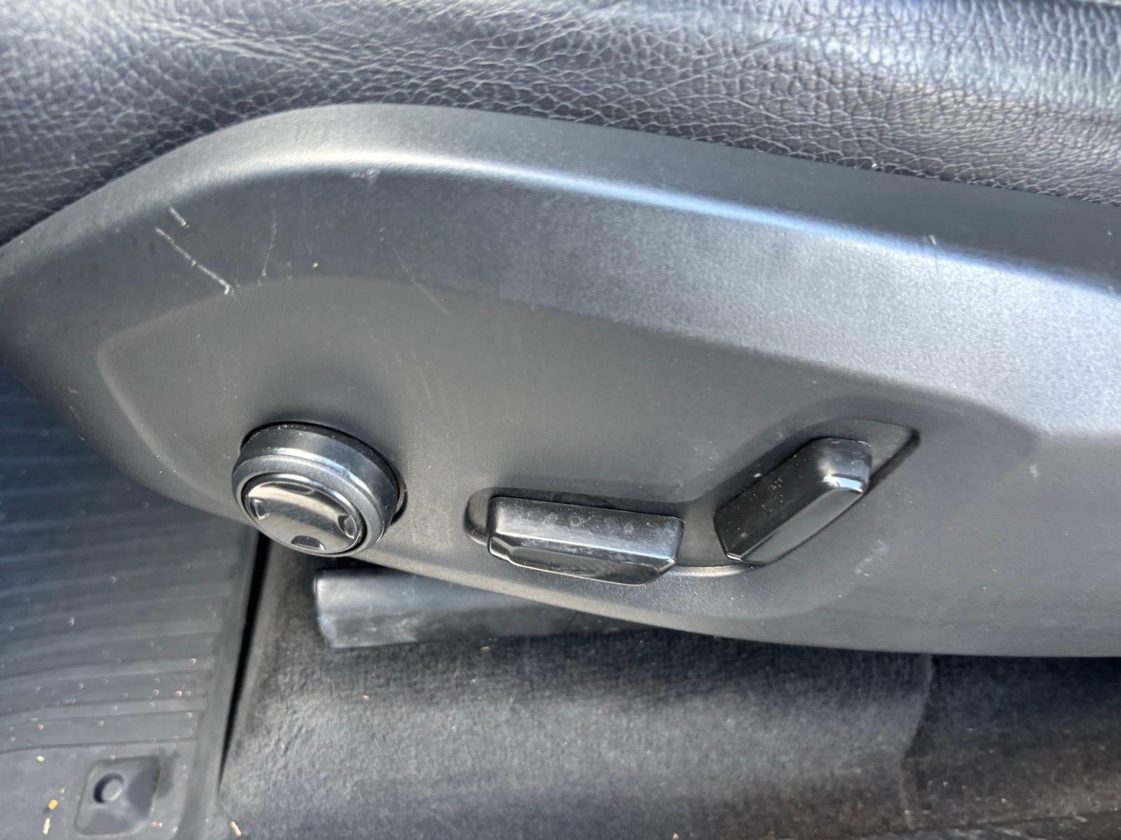 Used Car 2017 Volvo Xc90  T6 Momentum For Sale Under $20,000 In Austin, Texas