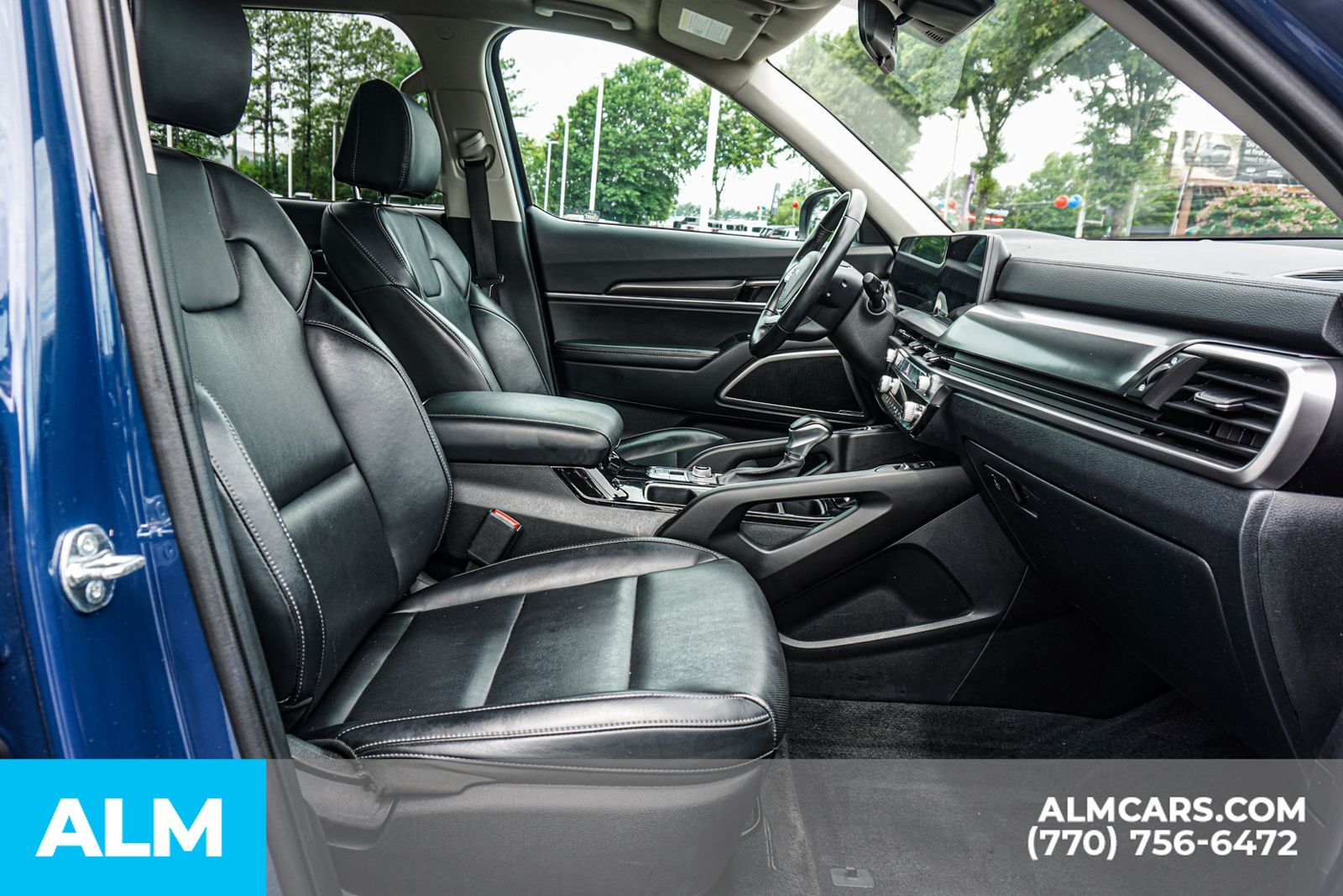 Used 2025 Black Kia S image 23