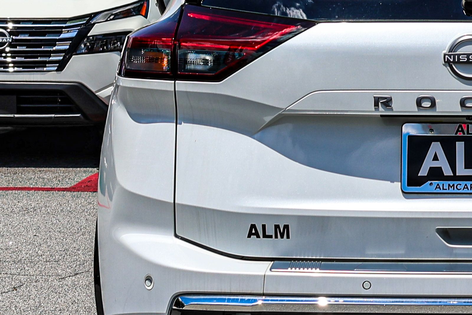 2025 Nissan Rogue Platinum photo 6