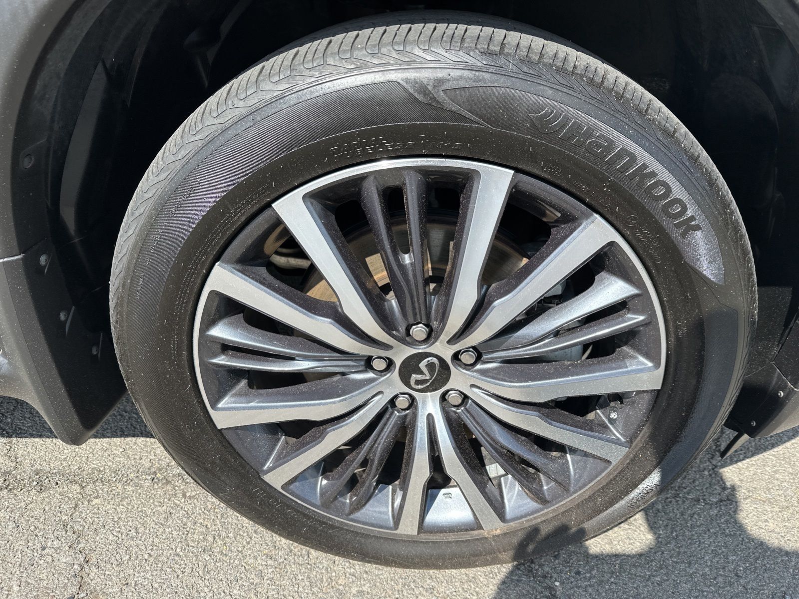 Used 2024 Black INFINITI Sensory image 30