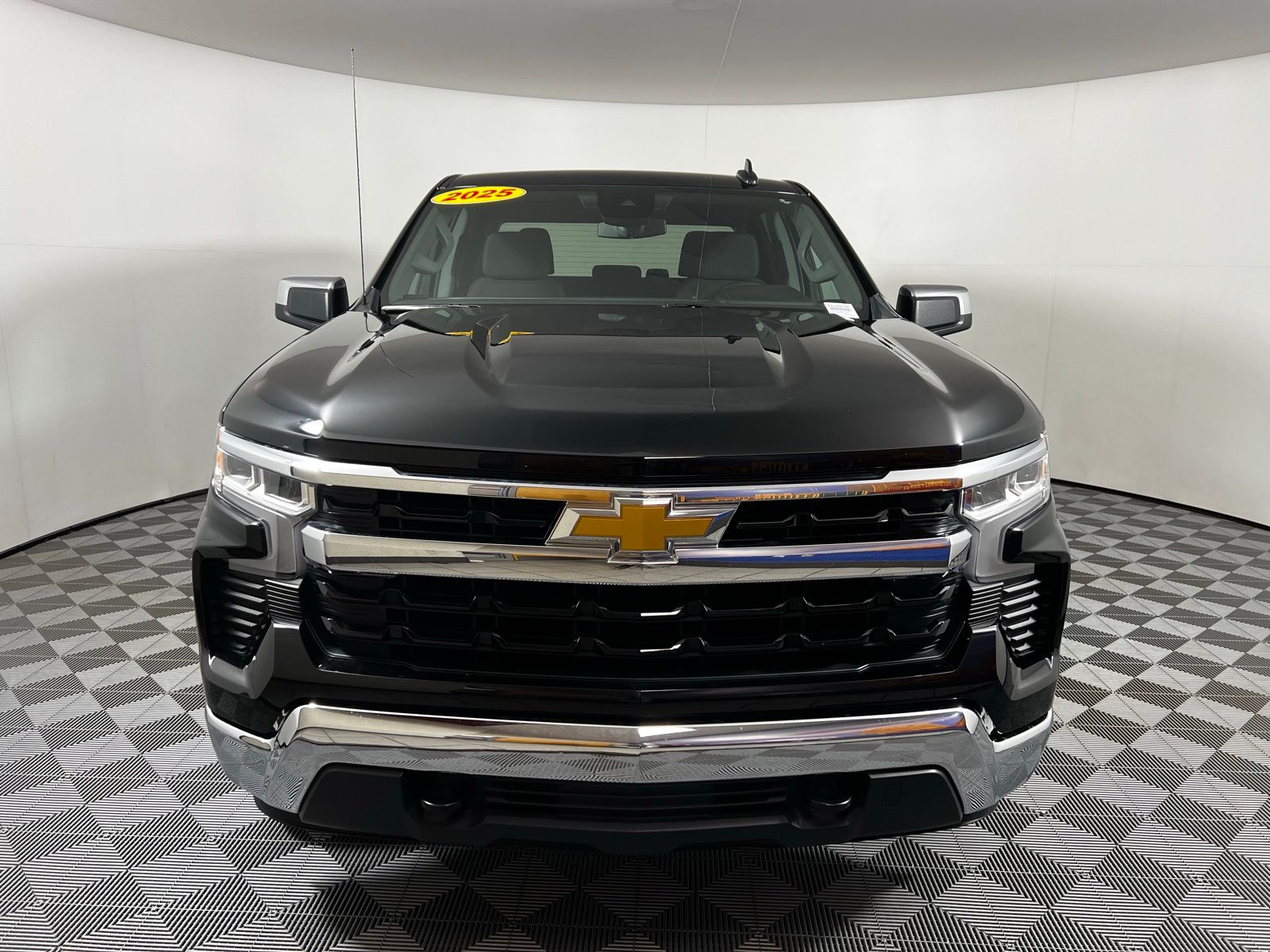 Thumbnail: 2025 Chevrolet Silverado 1500 - 2