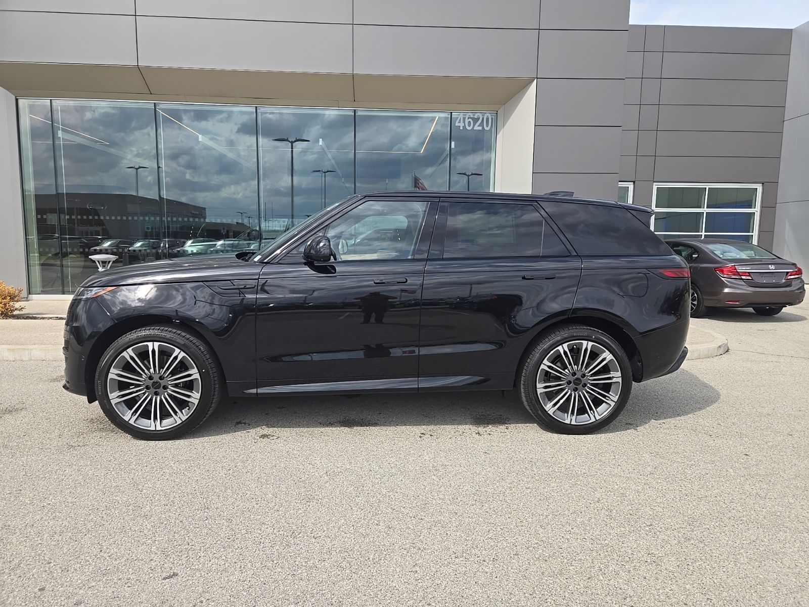 View vehicle photo 5