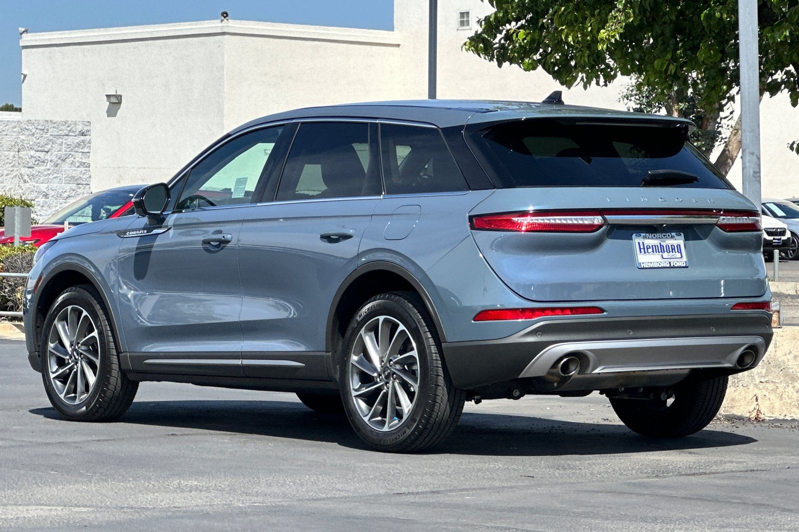 View vehicle photo 6