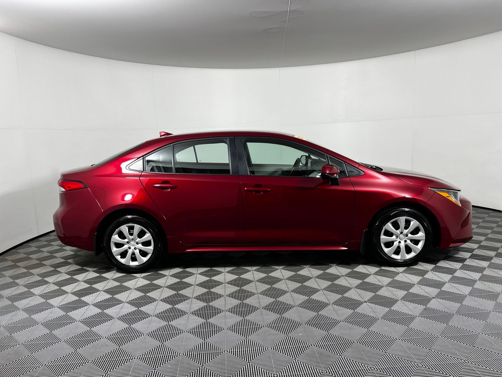 Thumbnail: 2025 Toyota Corolla - 4