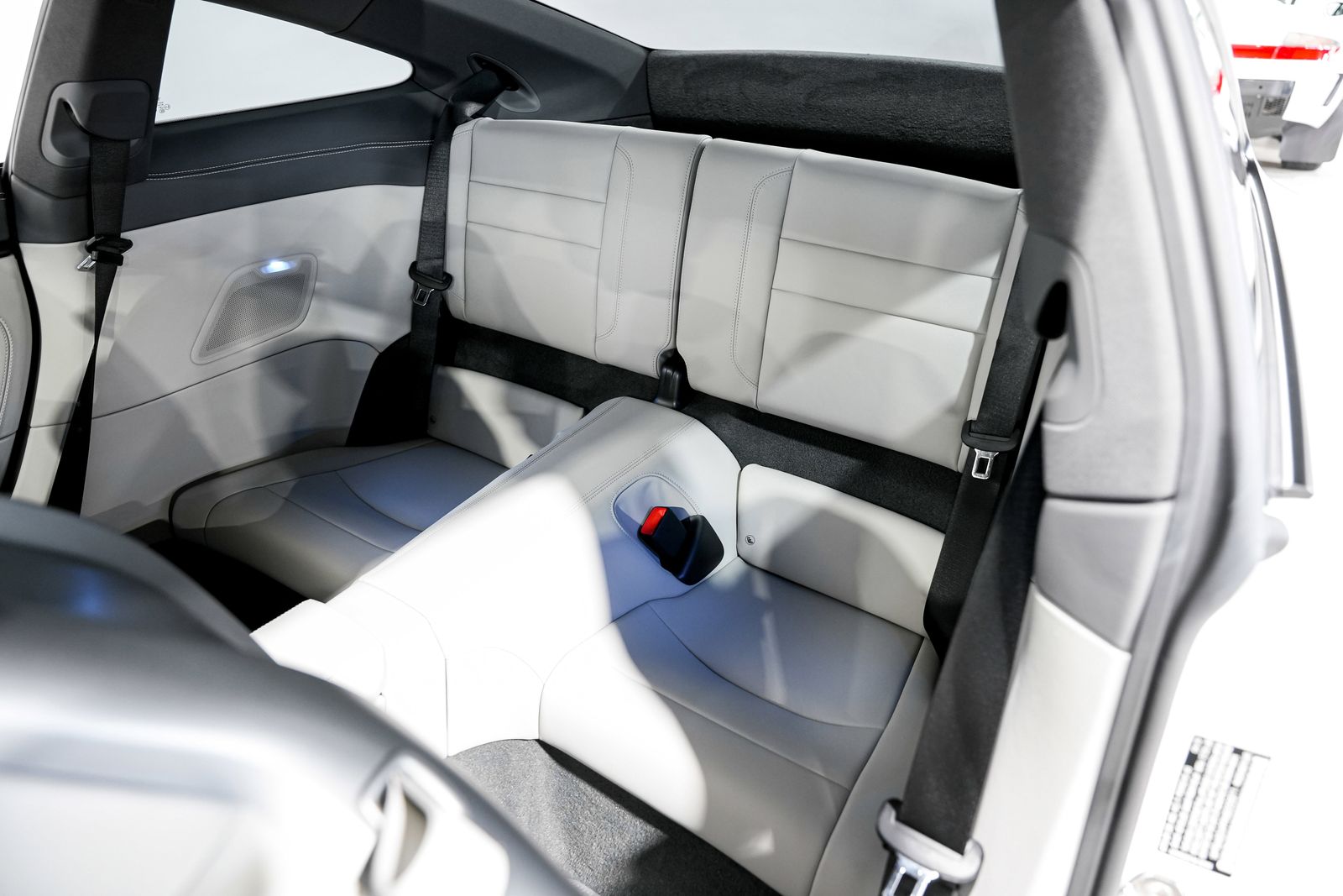 2022 Porsche 911 Carrera GTS — photo 22