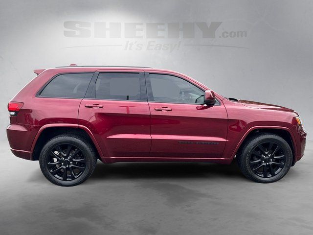 Used 2019 Velvet Red Pearlcoat Jeep Altitude image 8