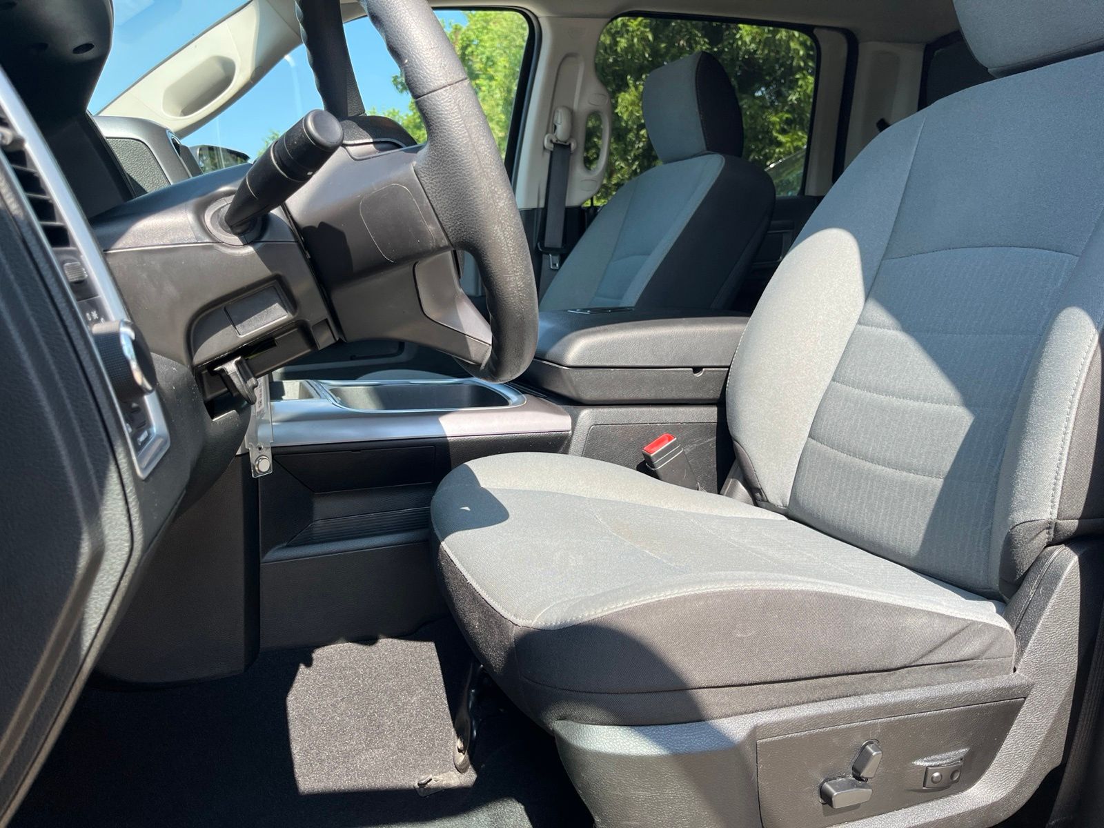 2023 Ram 1500 Classic SLT - 7