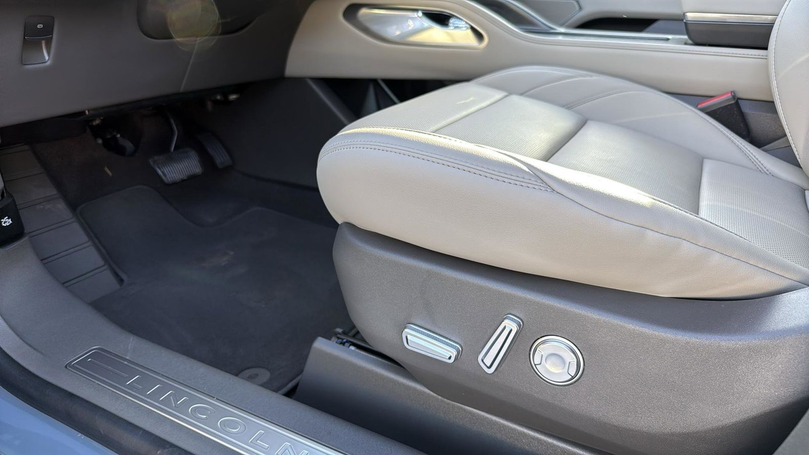 Used Car 2025 Lincoln Nautilus  Premiere For Sale Under $50,000 In Austin, Texas