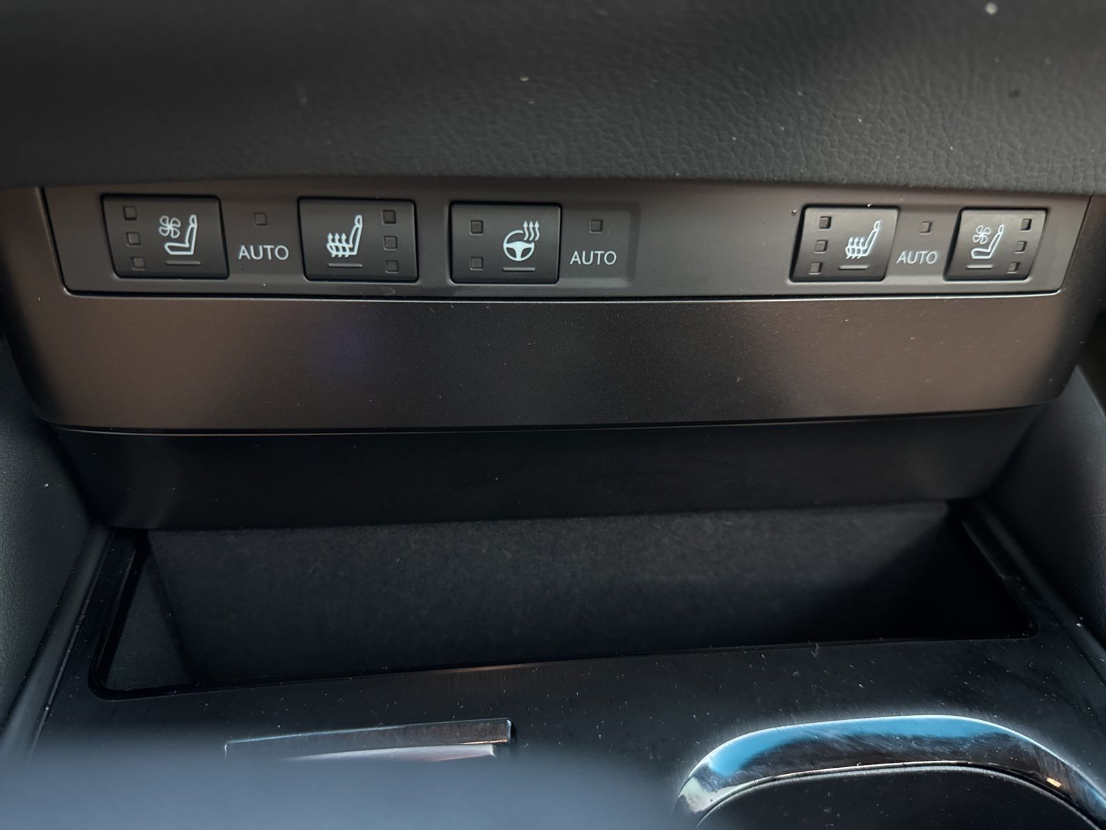 Used 2023 White Lexus 350 image 23