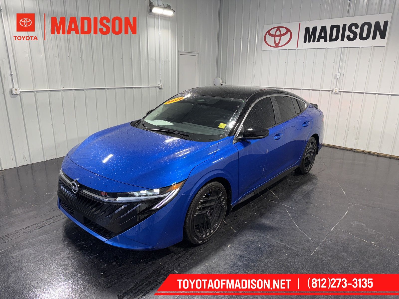 Black (Bluestone Pearl/Super Blk) 2026 Nissan Sentra SR FWD Sedan Front-Wheel Drive Continuously Variable Transmission