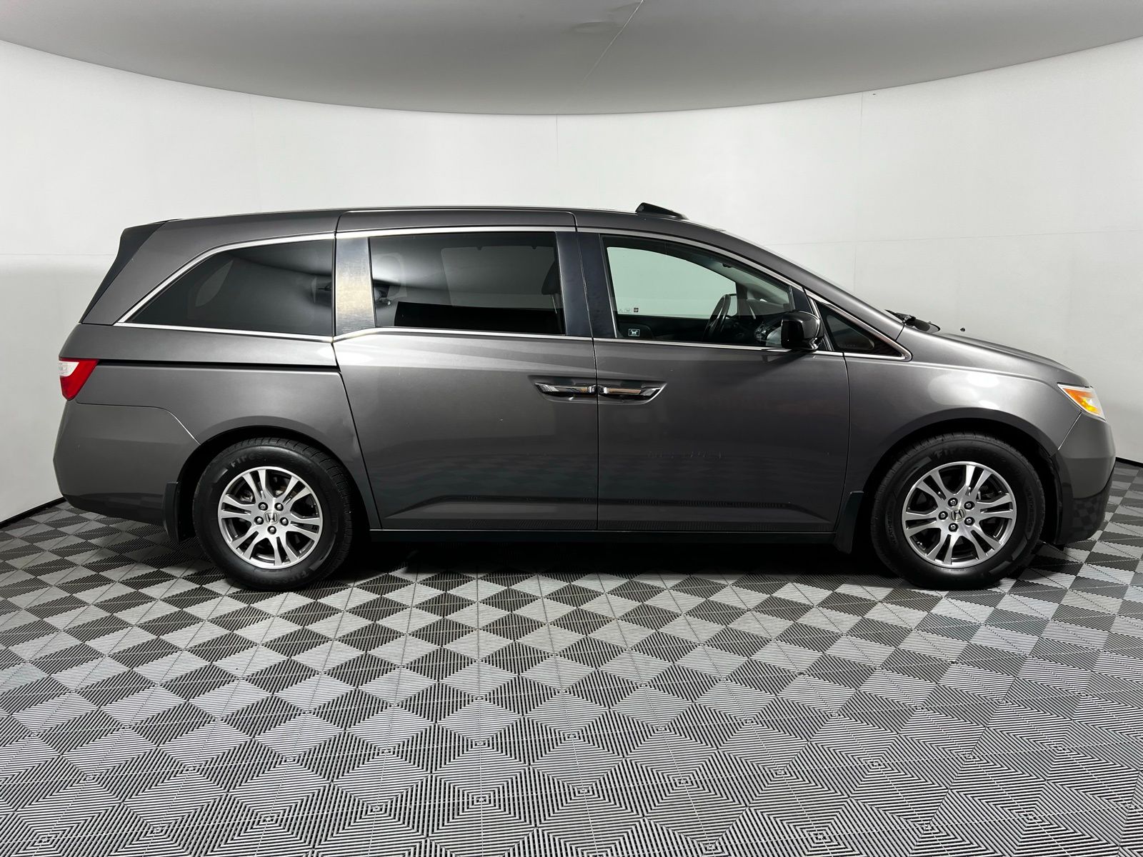 Thumbnail: 2012 Honda Odyssey - 4