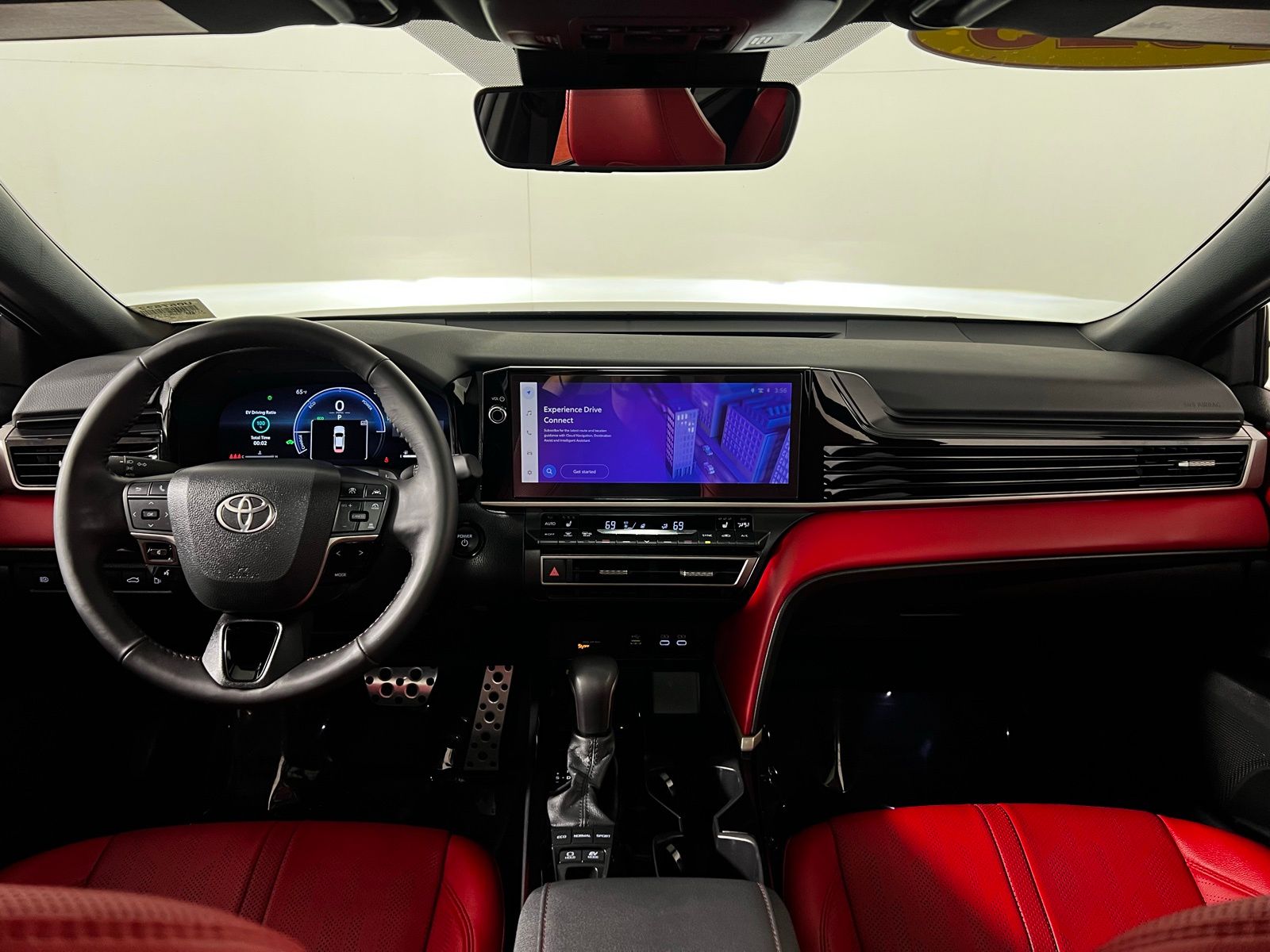 Thumbnail: 2025 Toyota Camry - 25