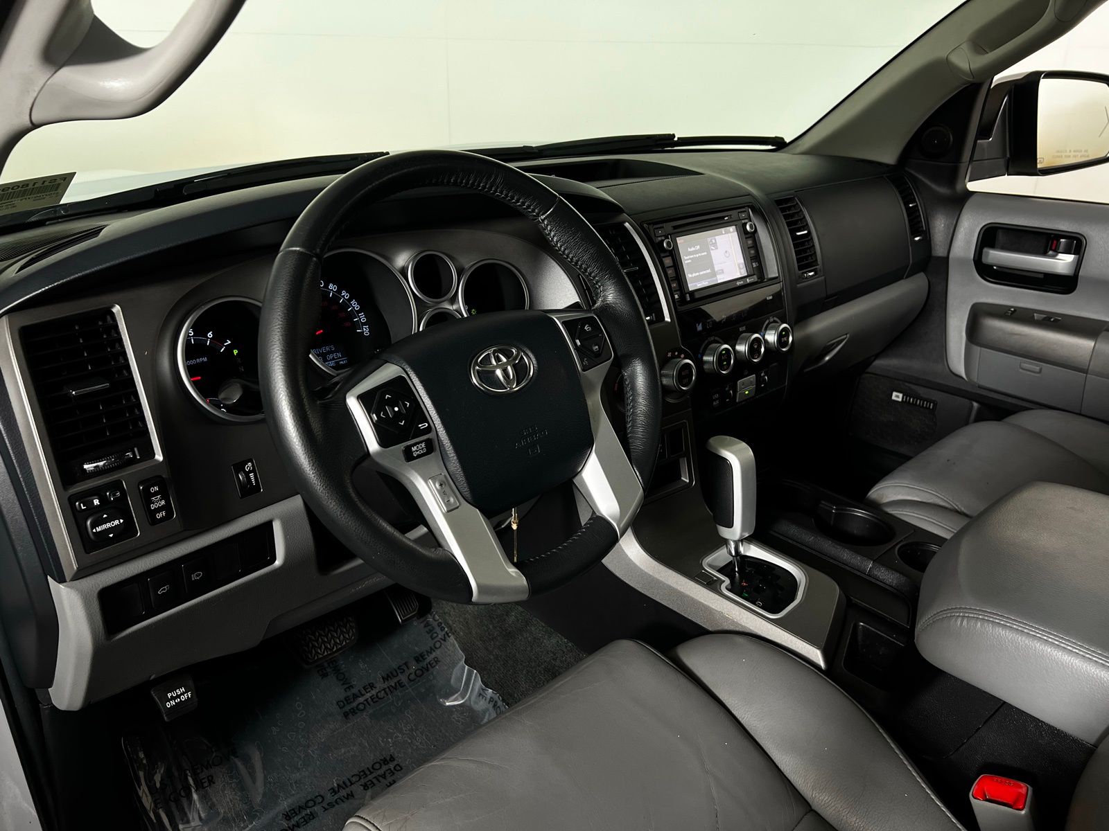 Thumbnail: 2015 Toyota Sequoia - 11