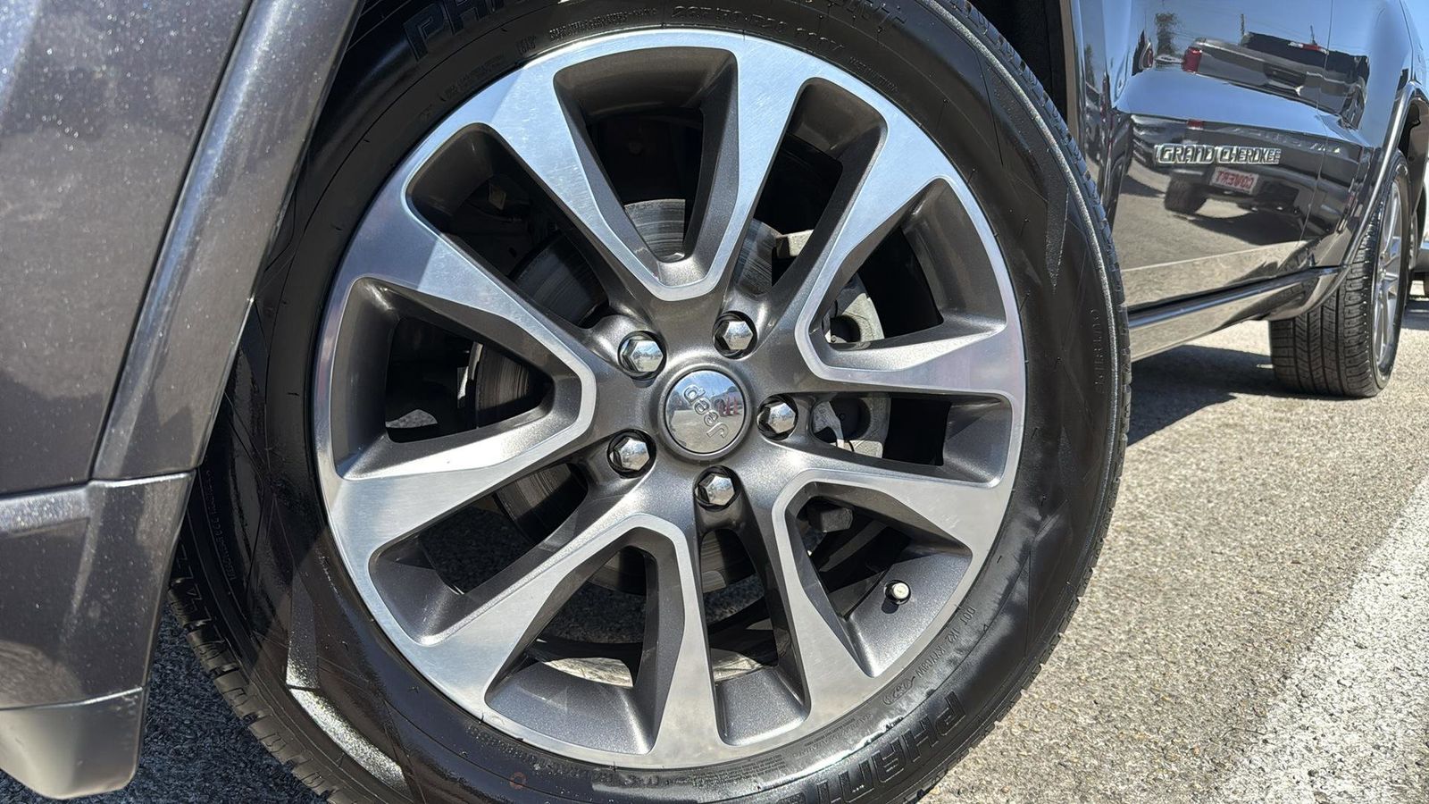 Used Car 2018 Jeep Grand Cherokee  Overland For Sale Under $25,000 In Austin, Texas