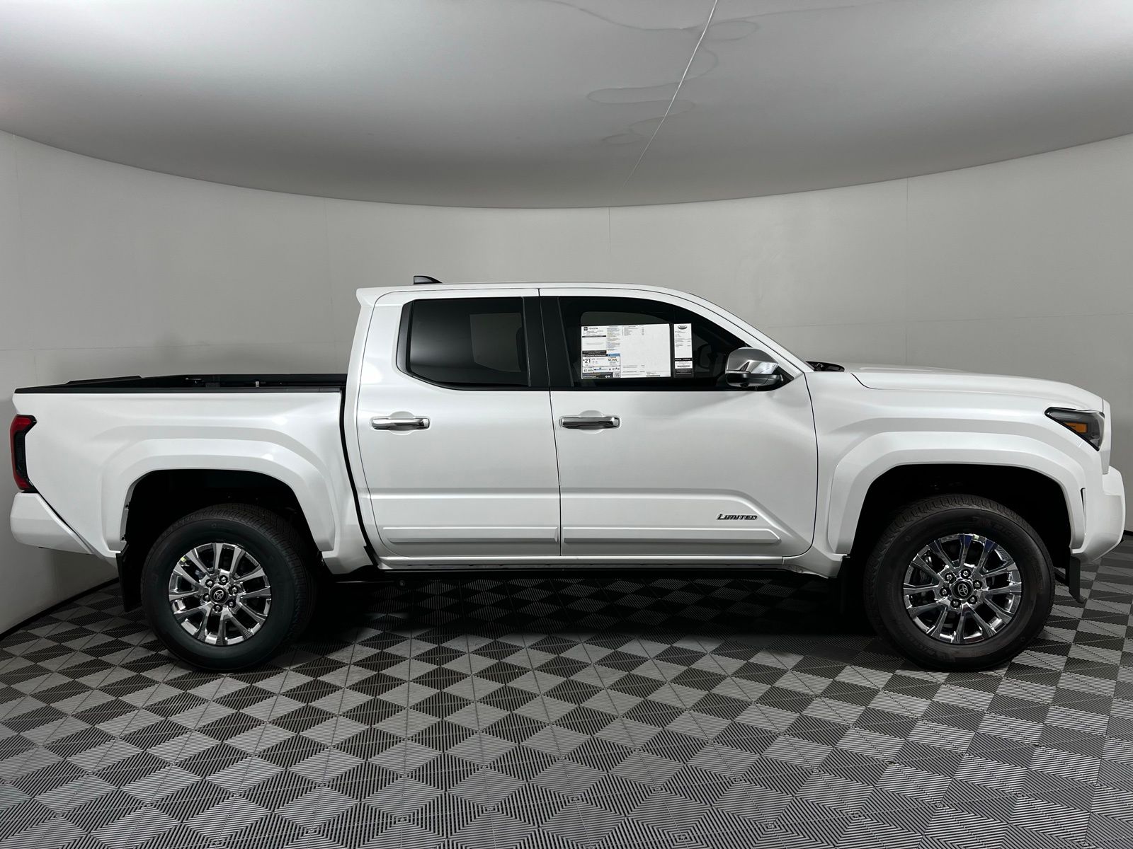 2024 Toyota Tacoma Limited 4