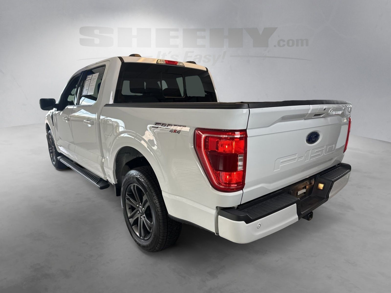 Certified Used 2023 Oxford White Ford XLT image 10