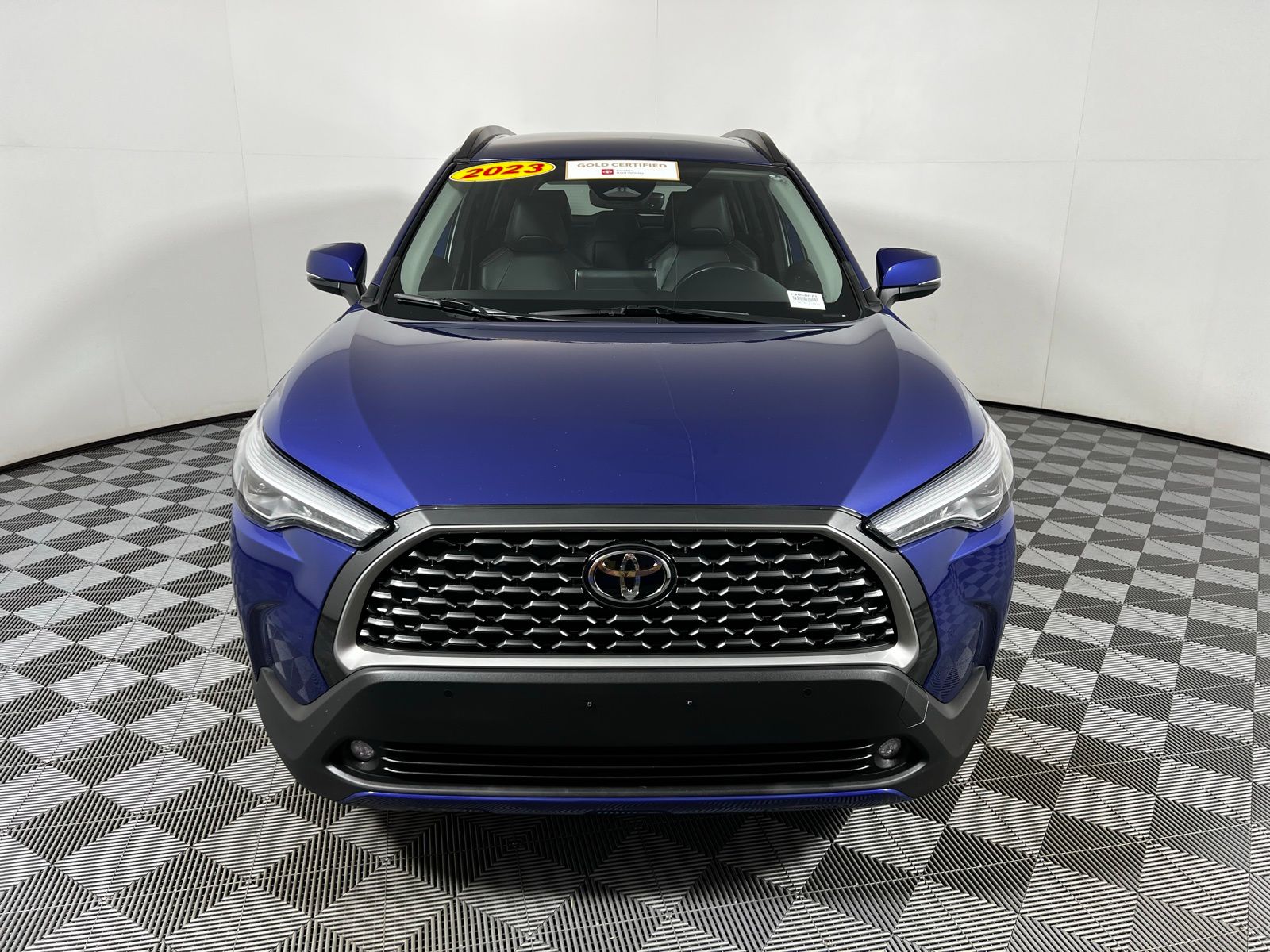 2023 Toyota Corolla Cross XLE 2