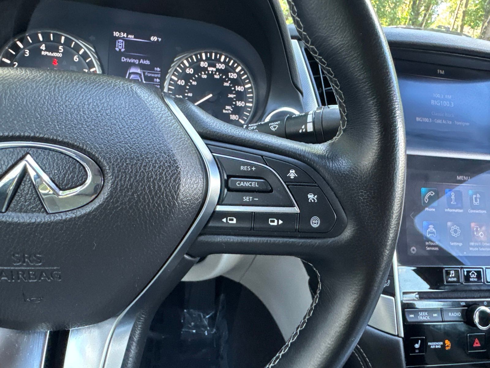 Used 2022 Grand Blue INFINITI LUXE image 19