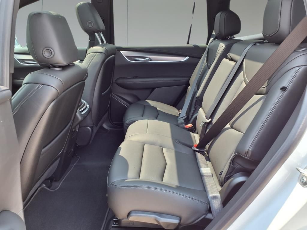2025 Cadillac XT6 Luxury White at Bayway Cadillac of The Woodlands