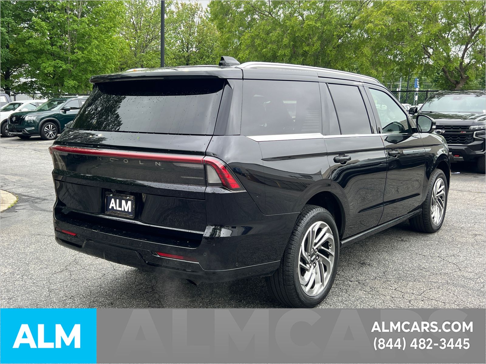 Used 2025 Black Metallic Lincoln Reserve image 5
