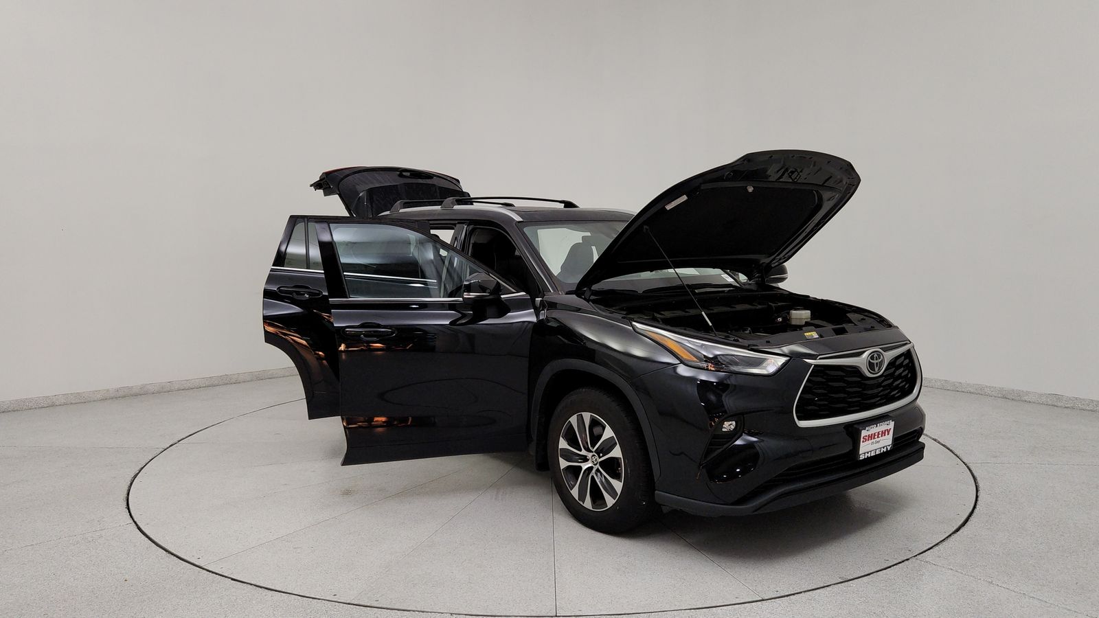 Used 2022 Black Toyota XLE image 11