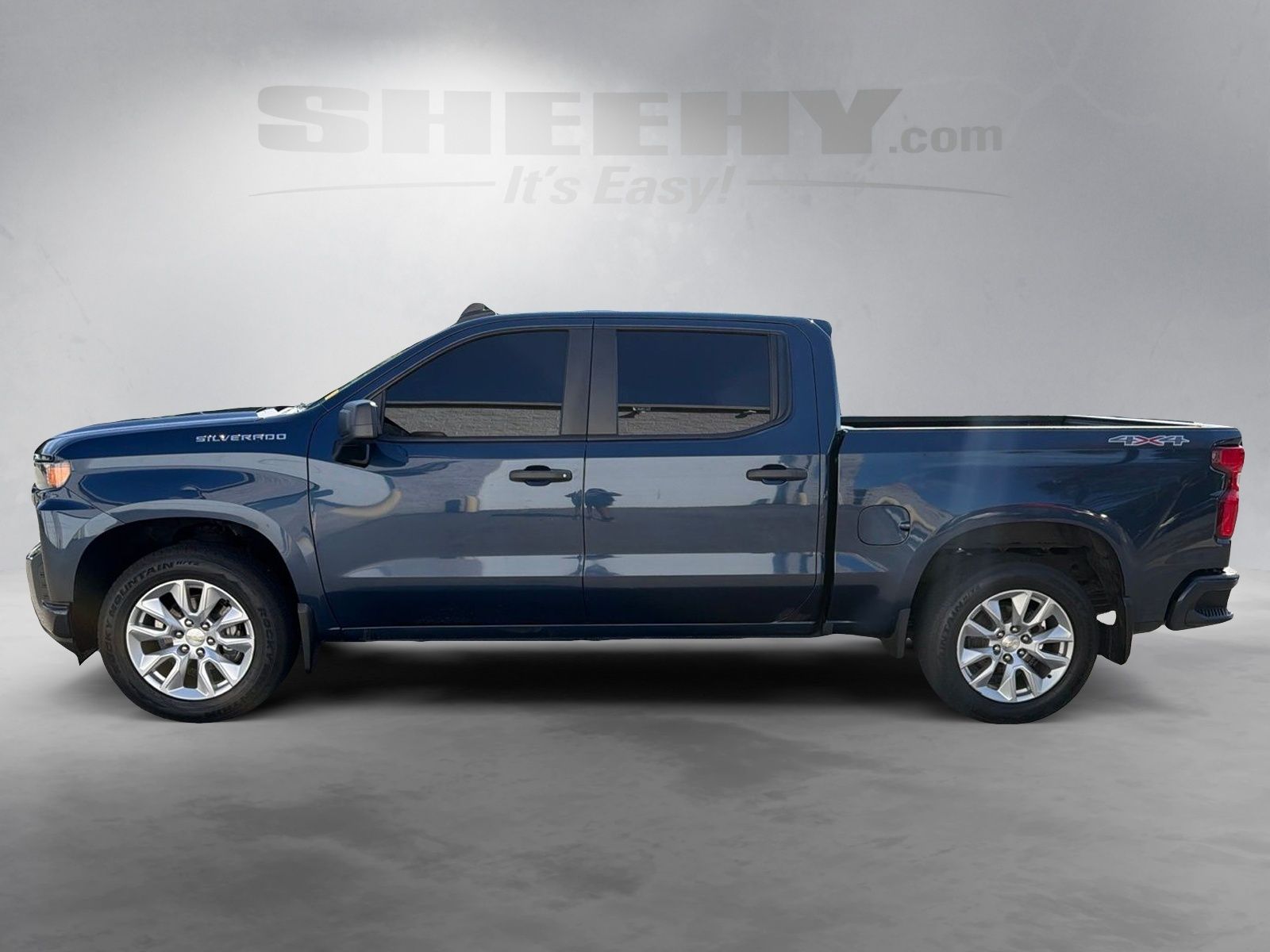 Used 2020 Blue Chevrolet Custom image 16