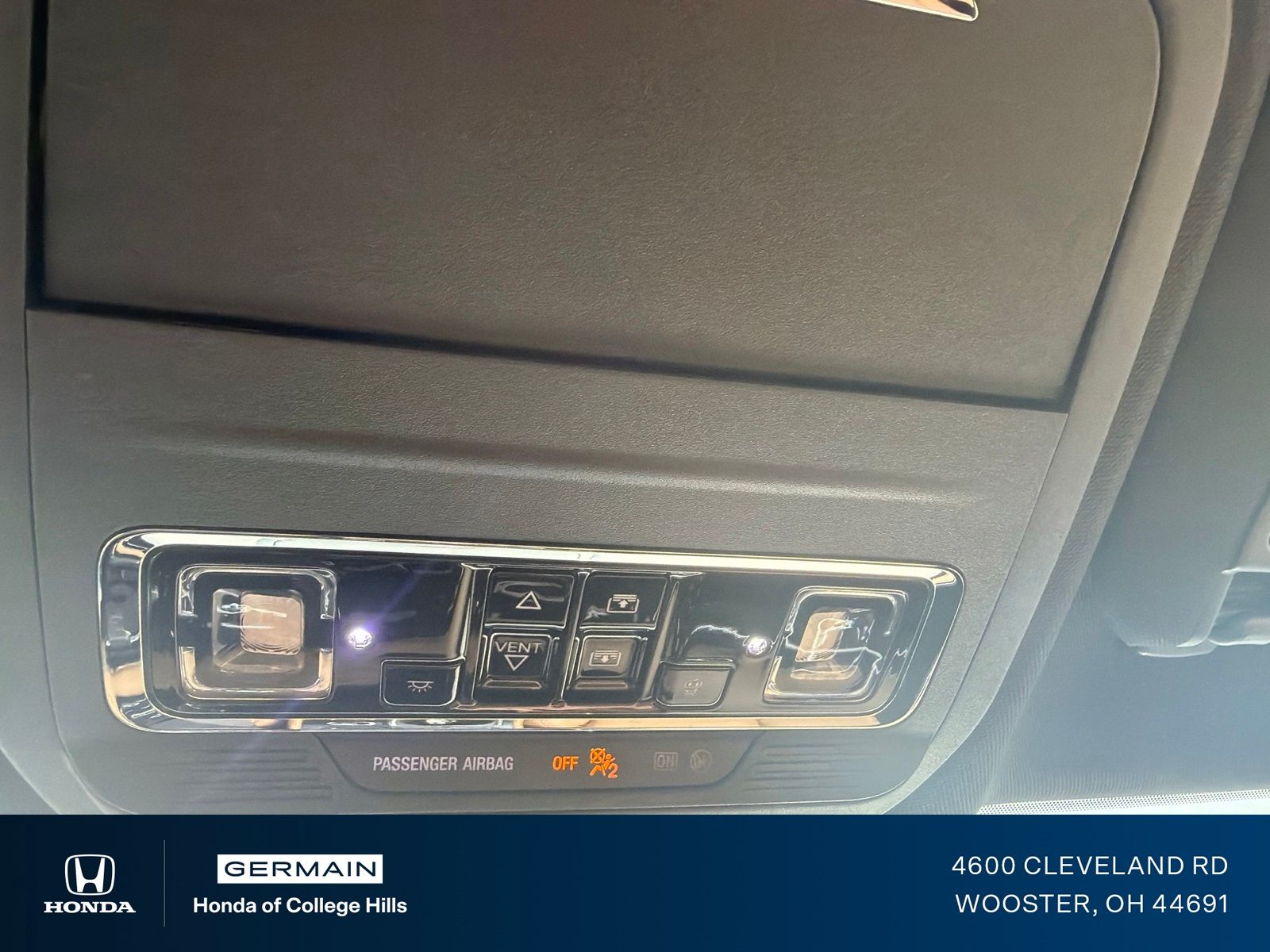 Used 2022 Blue Lincoln Grand Touring image 29