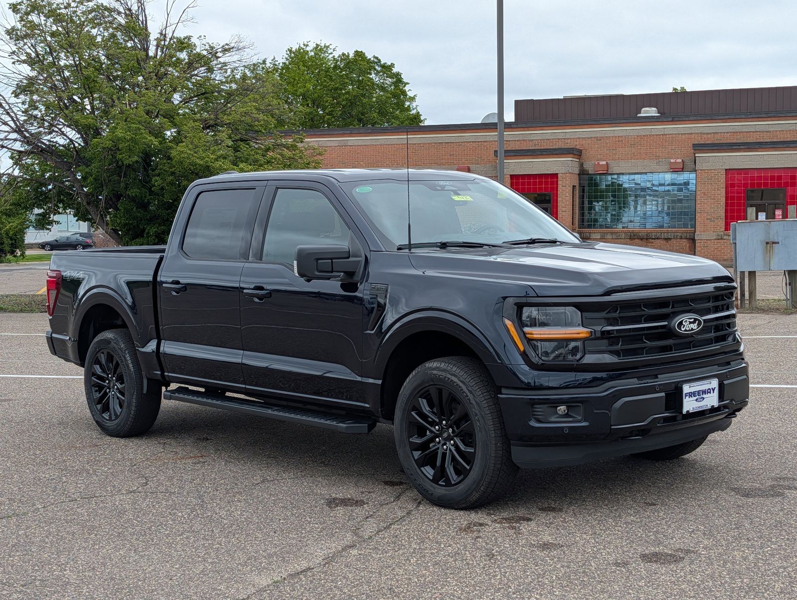 View vehicle photo 5