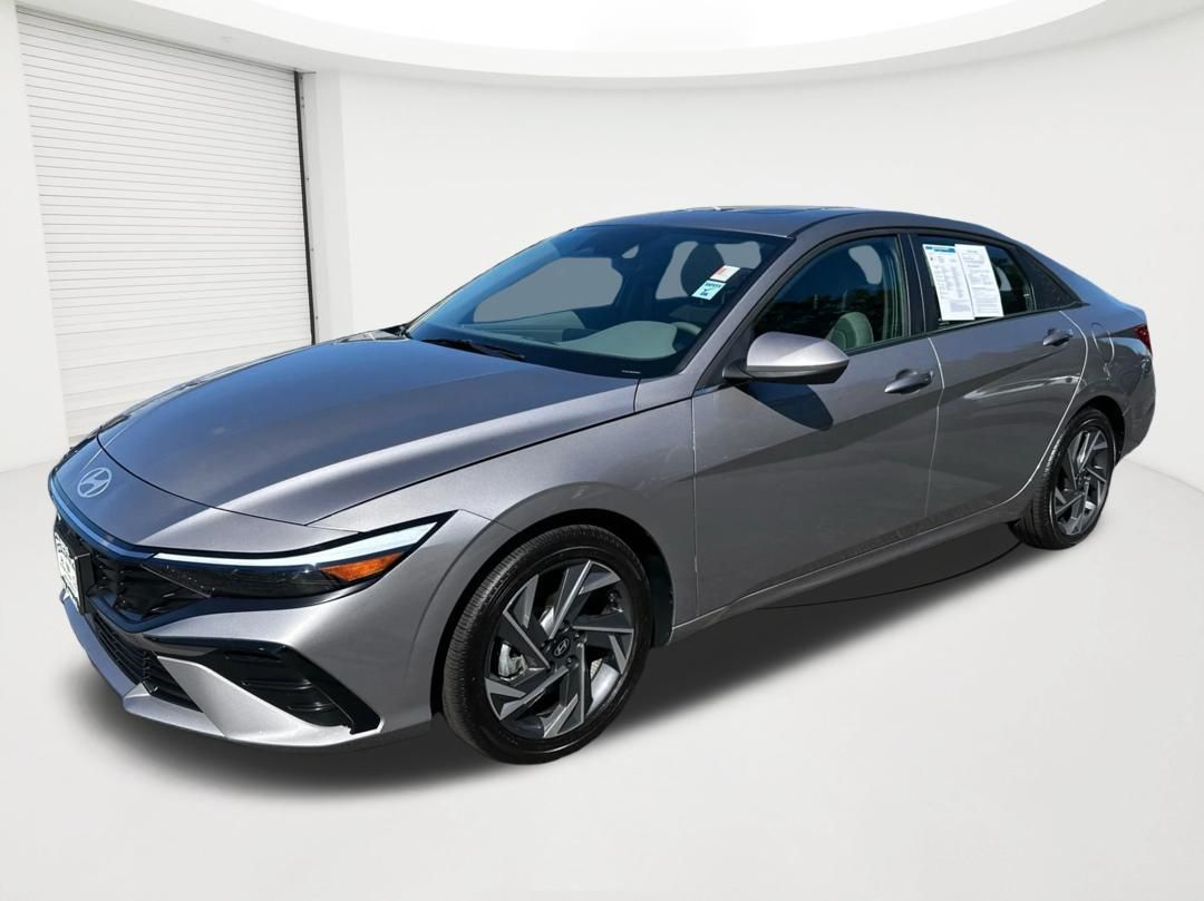Fluid Metal 2025 Hyundai Elantra Sedan Front-Wheel Drive Continuously Variable Transmission